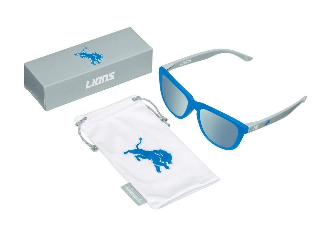 OK guys, the perfect gift for the NFL fan. Sunglasses with your favorite team. They come in a nice bag and box… rubberized, polarized lenses… Perfect for game day and tailgating, or just representing their favorite team!  

#LTKHoliday #LTKGiftGuide #LTKSeasonal