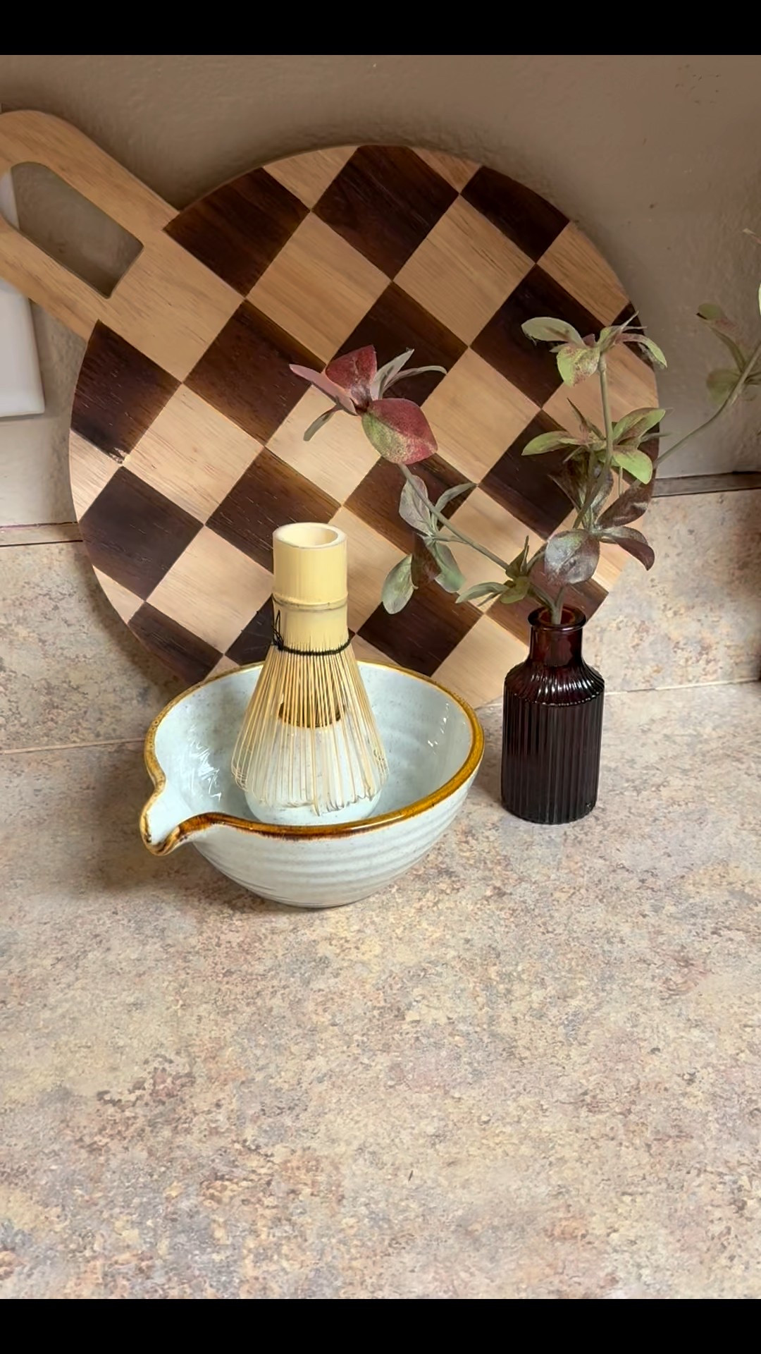 Let’s set up a cozy little matcha bar🍵🤎🍂

Cozy vibes, fall aesthetic, fall decor, checkered cutting board, coffee bar, matcha, icon glass, gold spoons, Amazon finds

#LTKSeasonal #LTKFallSale #LTKHome