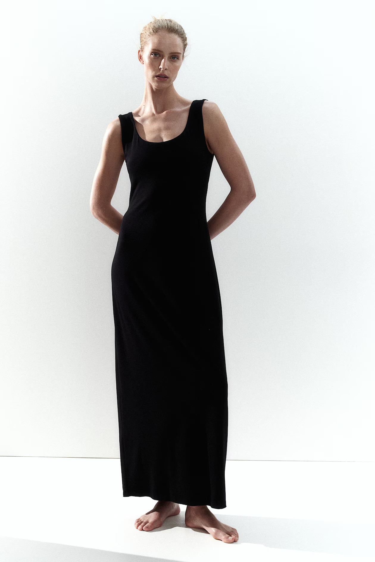 Long jersey dress - Black - Ladies | H&M GB | H&M (UK, MY, IN, SG, PH, TW, HK)