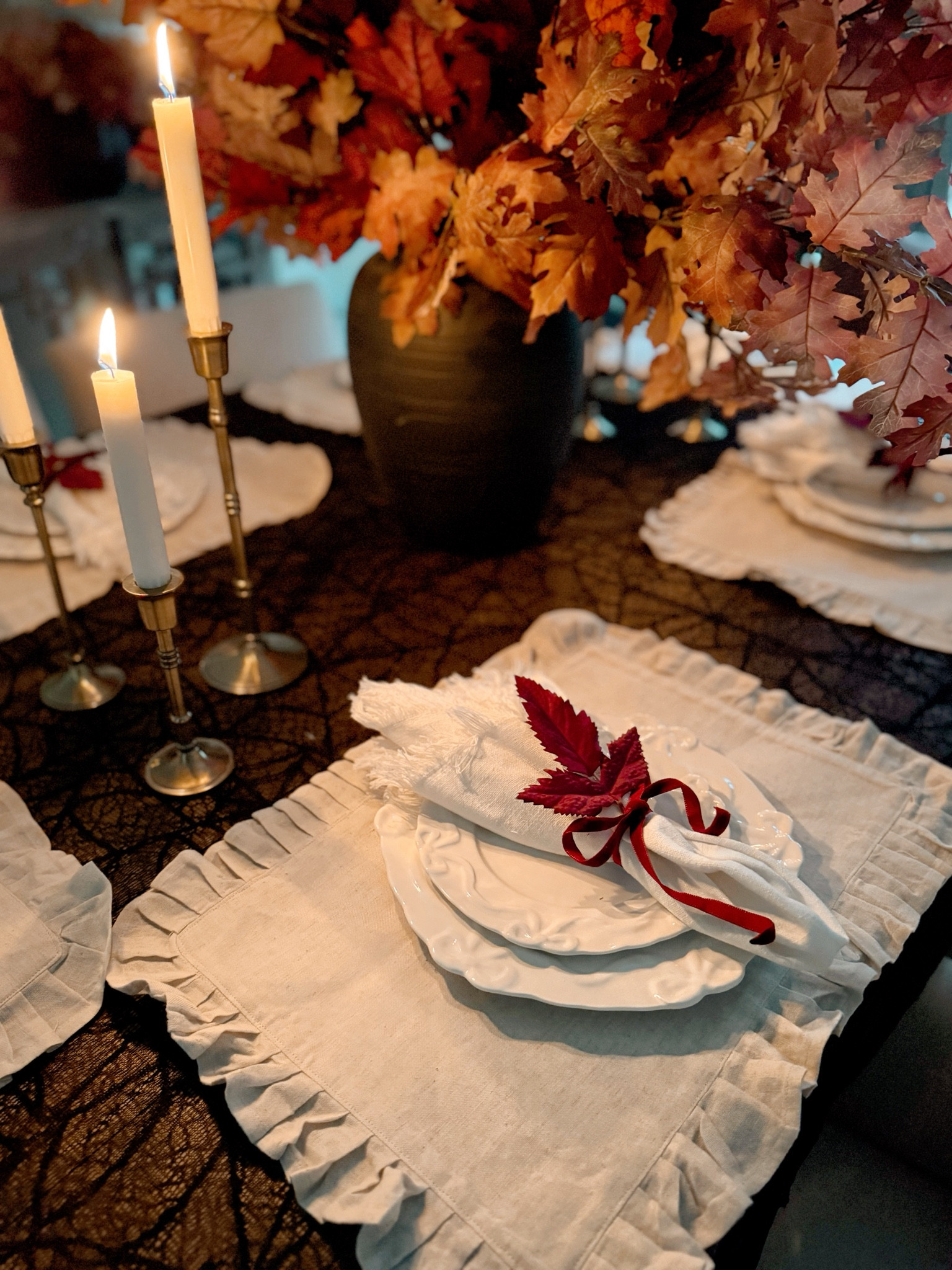 Fall Halloween tablescape, bow plates 