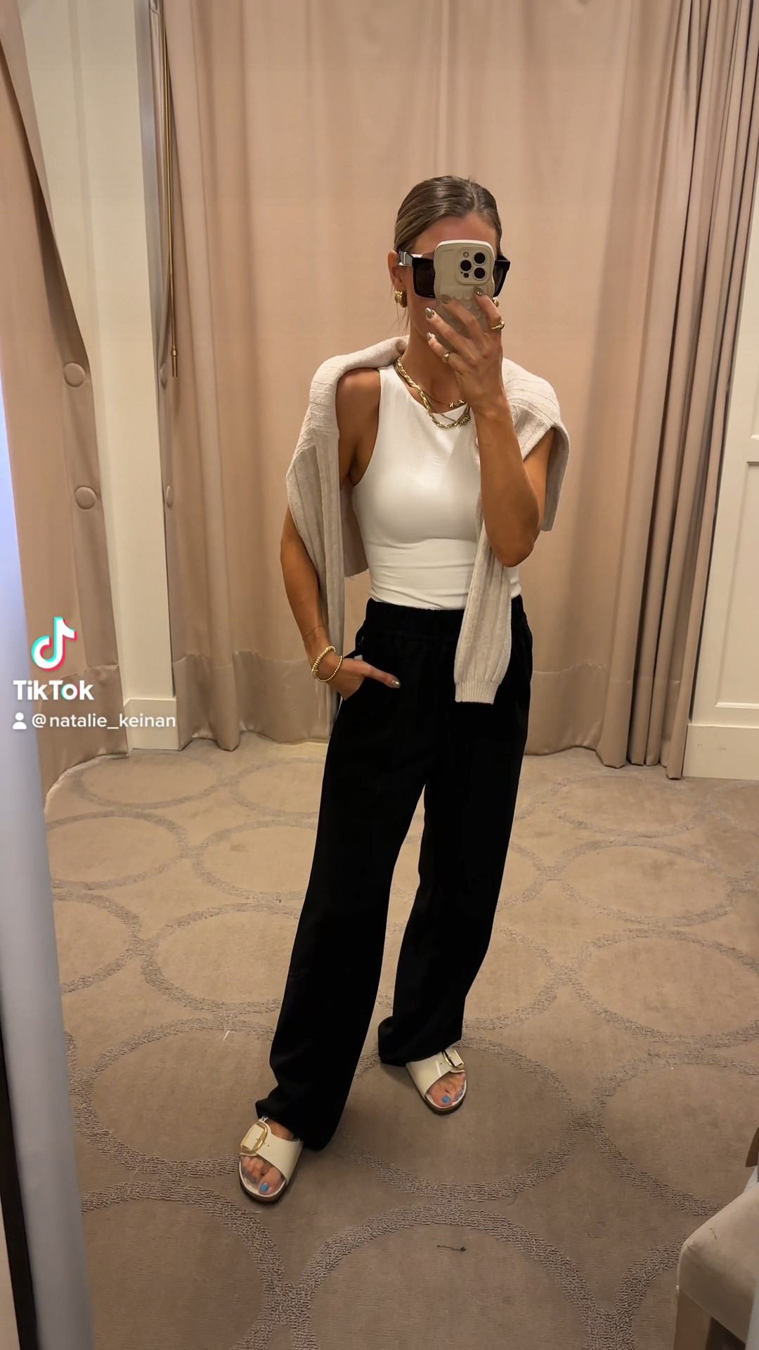 NSALE TOP SELLERS! Butter bodysuit tts and drawstring wide leg pants xs


#LTKFind #LTKxNSale #LTKsalealert