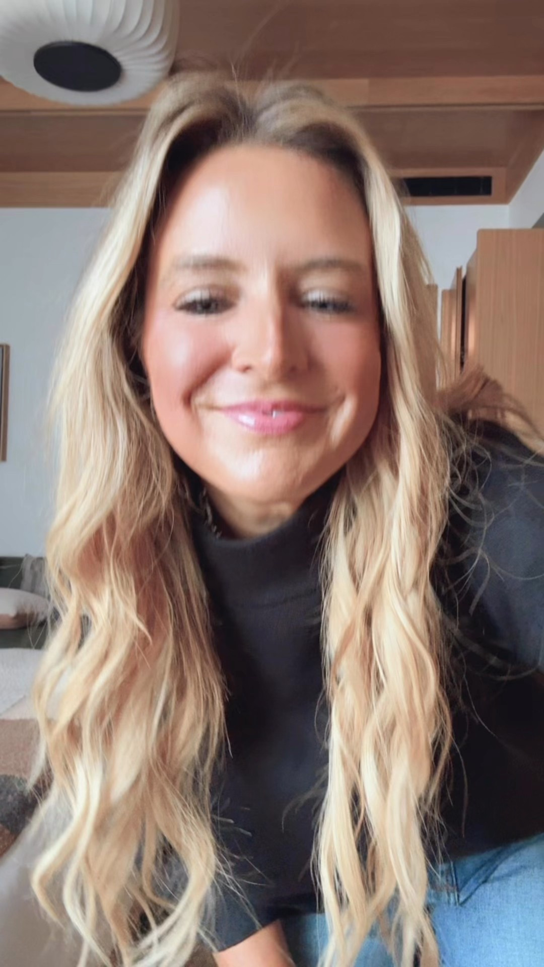 Best sweater ever - wearing size xs jeans are a 00

#LTKStyleTip #LTKFindsUnder100 #LTKSeasonal