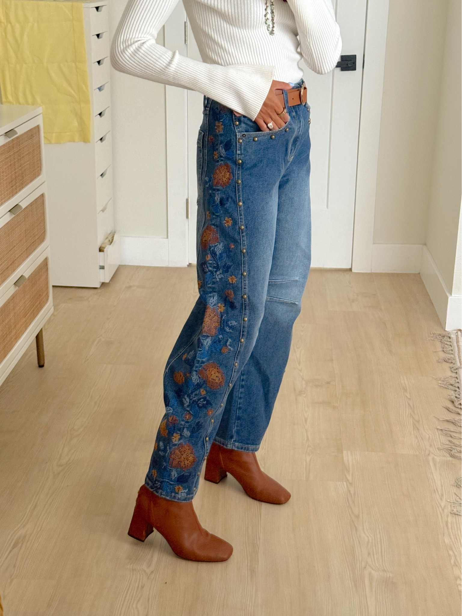 my favorite boots and the cutest jeans for my fall trips ⭐️🍂