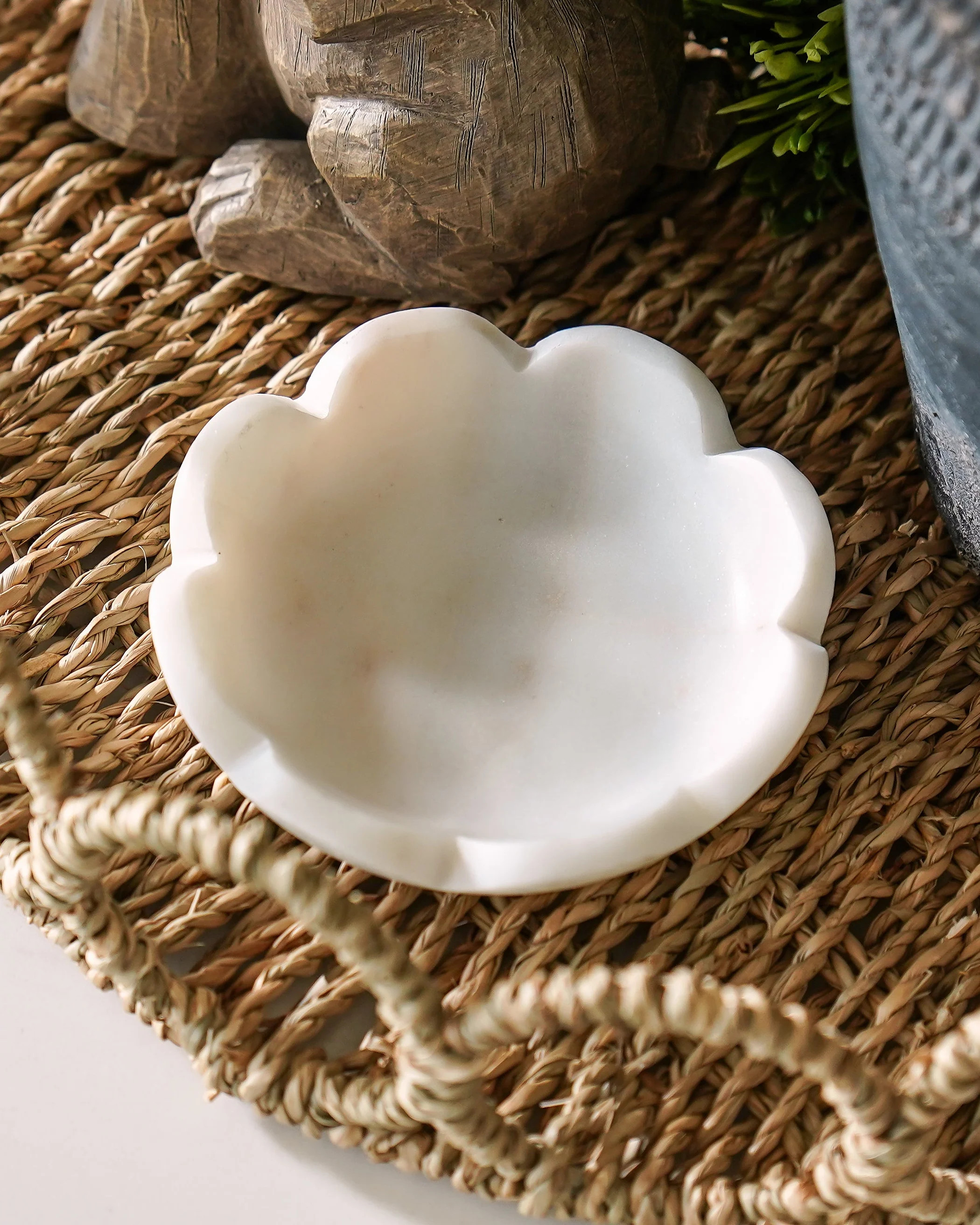 Beau Scalloped Ring Dish | MJHome