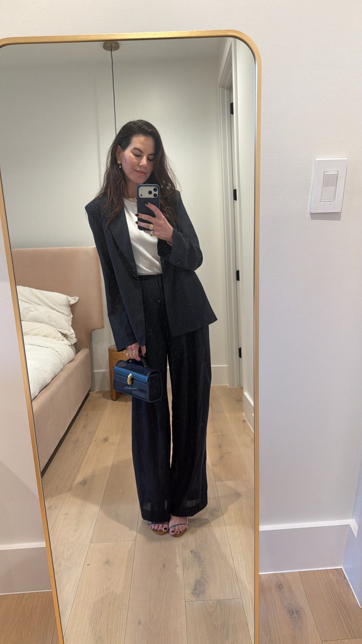 Fall workwear outfit! Linking looks for less too!

Women’s fashion, fall fashion, fall style, fall outfit inspo, fall outfits, fall outfit ideas, ootd, outfit of the night, what to wear for, date night outfit, date night styles, thanksgiving outfit inspo, thanksgiving, family photos outfit, women’s workwear, workwear outfit 


#LTKootd #LTKWorkwear #LTKCyberWeek