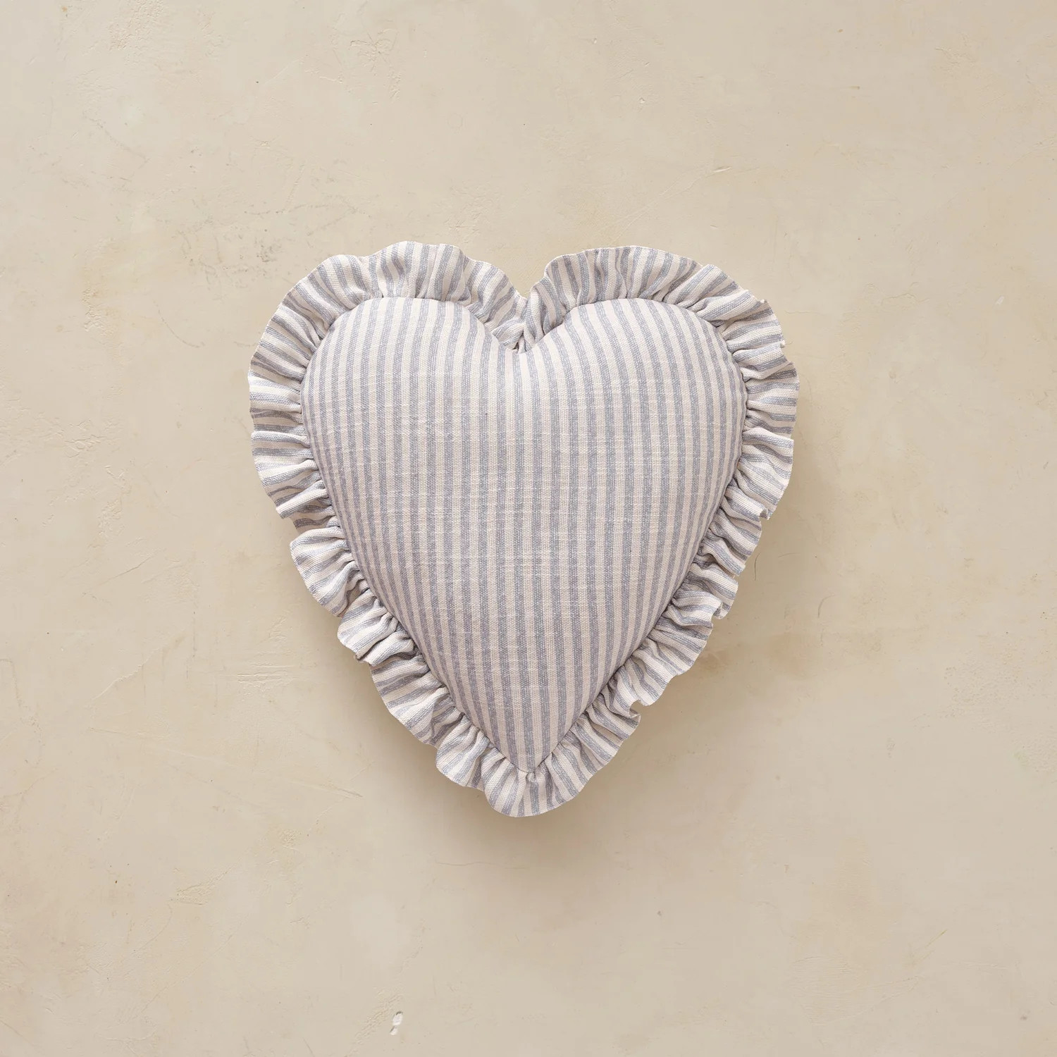 Heart Ruffle Pillow | Finley | House of Noa