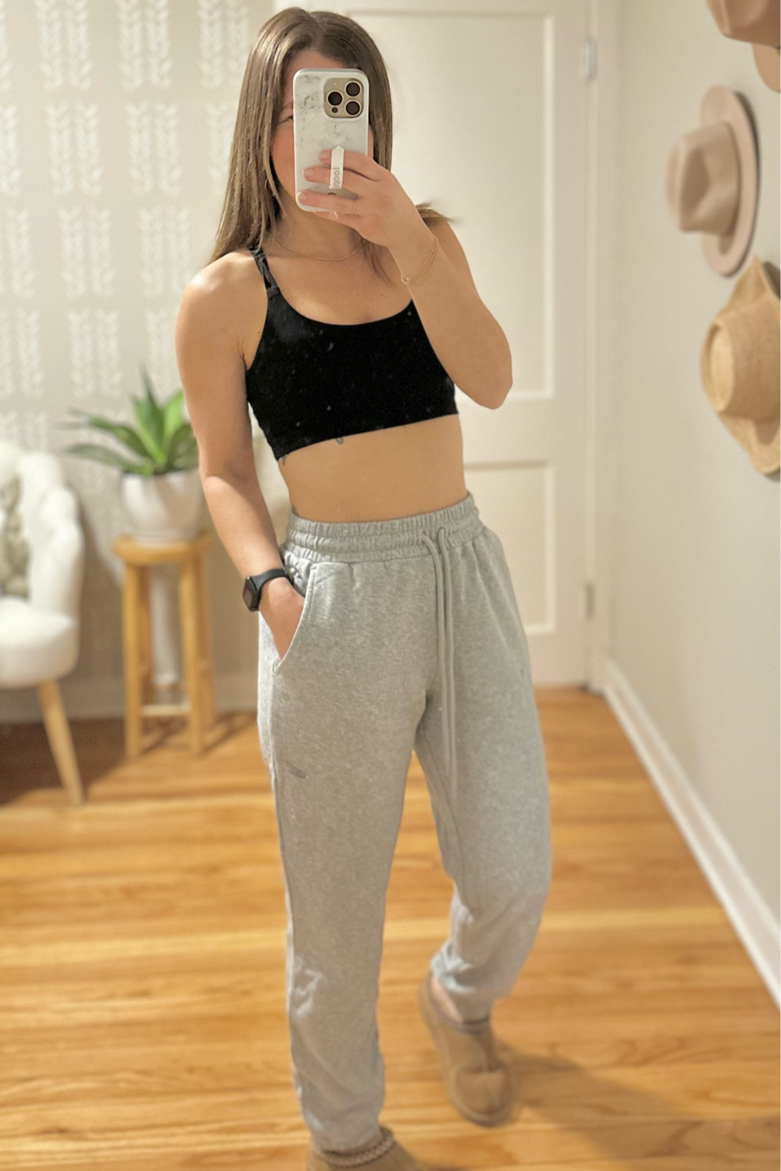fabletics comfy look
top: xs
sweatpants: xs (if between sizes, size down!)

#LTKFindsUnder50 #LTKFitness #LTKActive