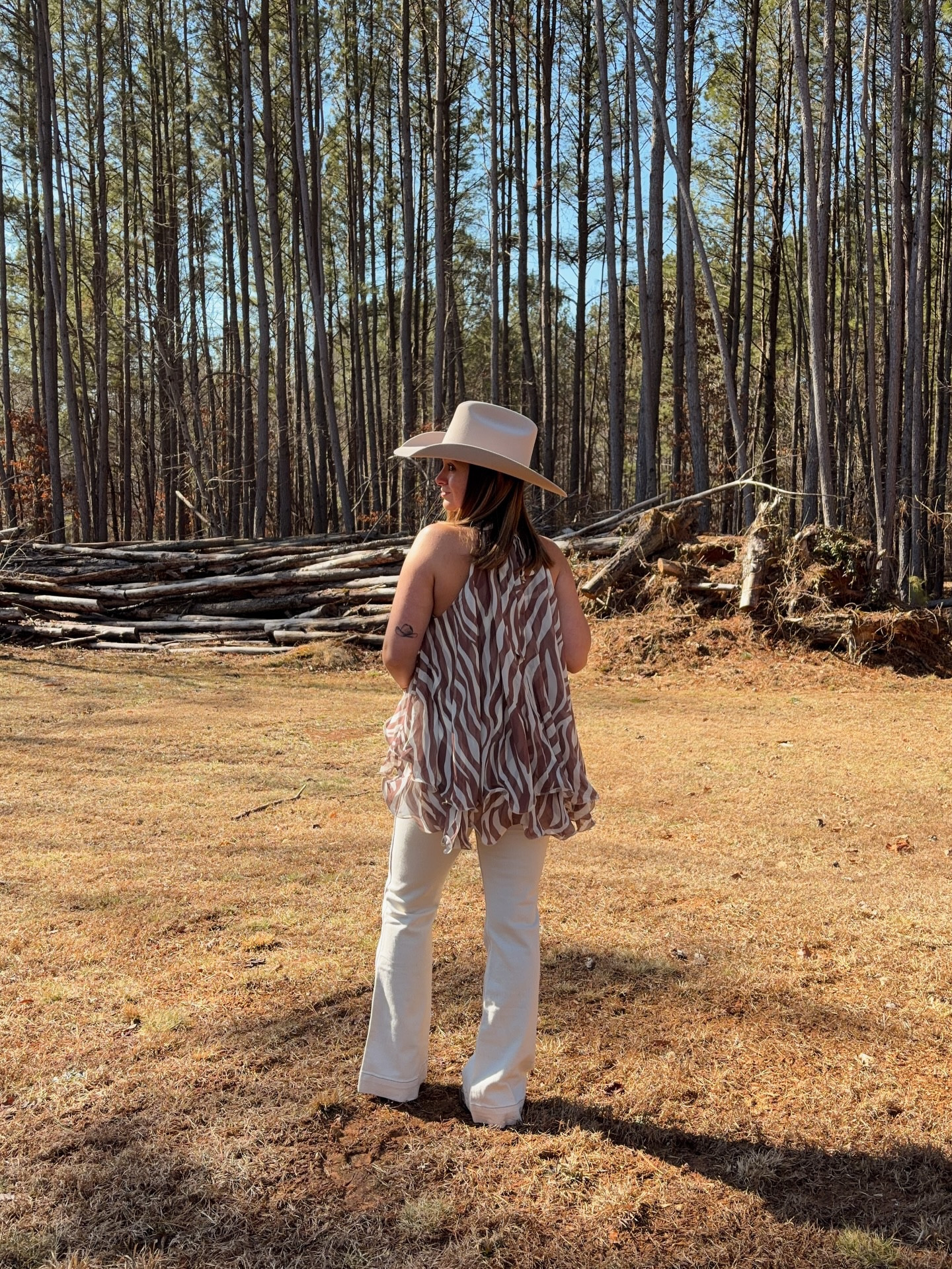 Soft neutrals & a little cowgirl energy 🤠✨

#LTKdayinmylife #LTKootd