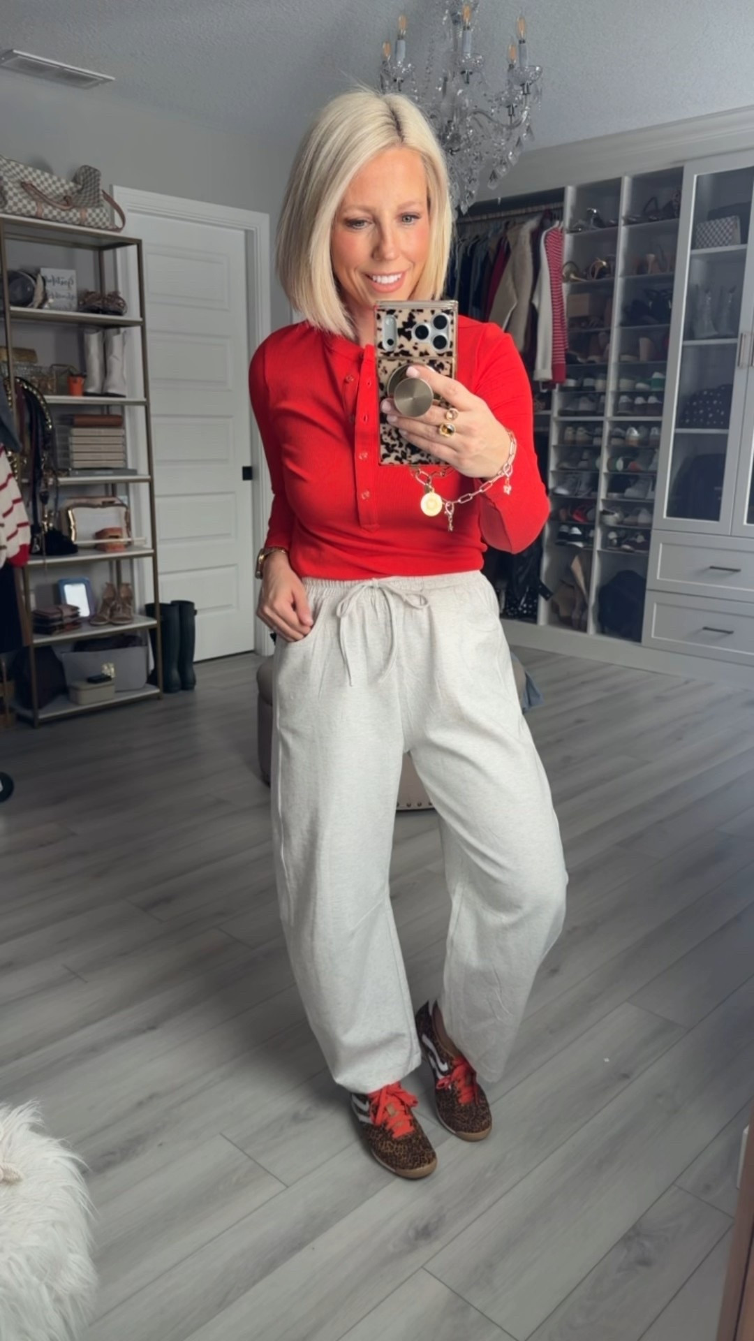 Comfy OOTD!!!! I love that this top matches the shoestrings 😍😍😍
⬇️⬇️⬇️
Top small
Pants medium
Shoes TTS

#LTKmomlife #LTKootd #LTKActive