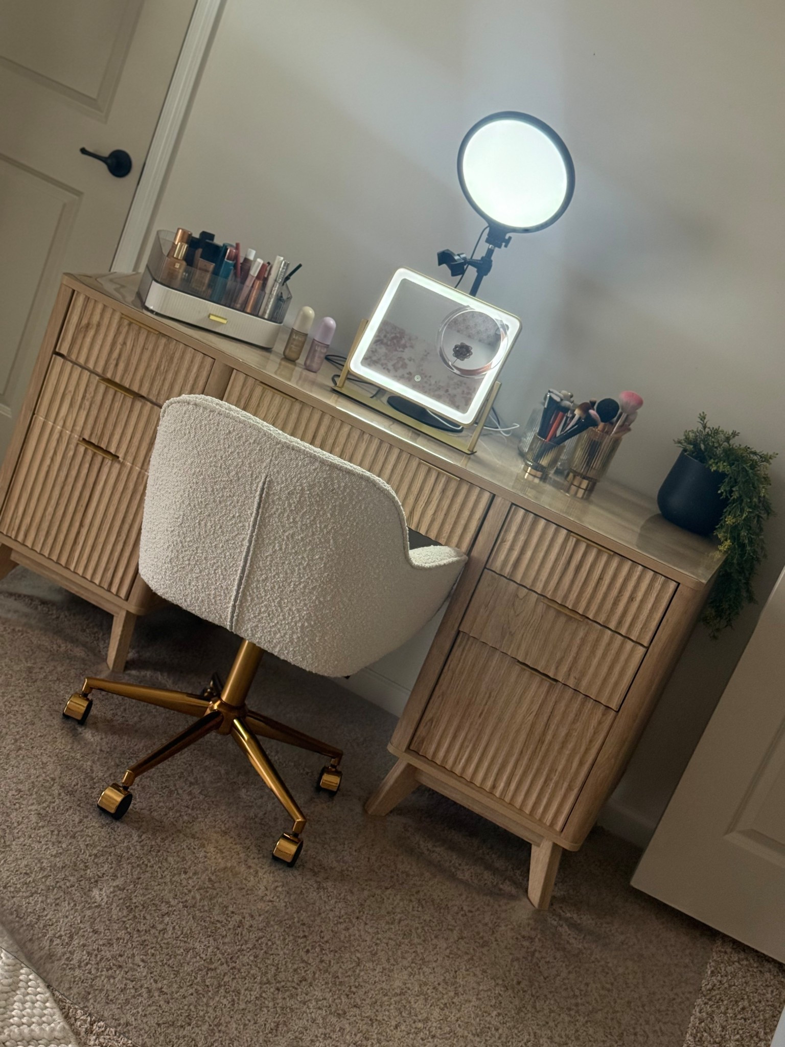 The best makeup vanity! I chose a desk because it had so much more room. It was game changer!❤️

#LTKHome #LTKgrwm #LTKdayinmylife