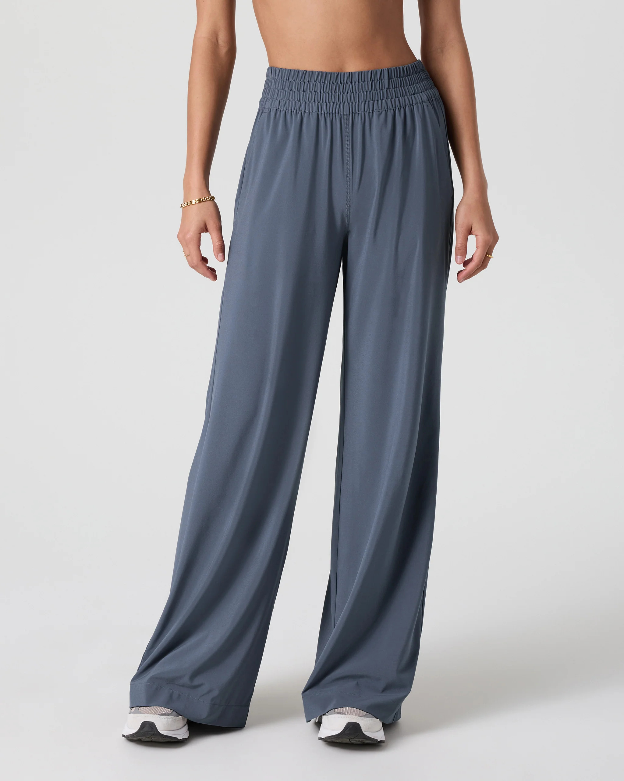 Villa Wideleg Pant | Women's Azure Pants | Vuori | Vuori Clothing (US & Canada)