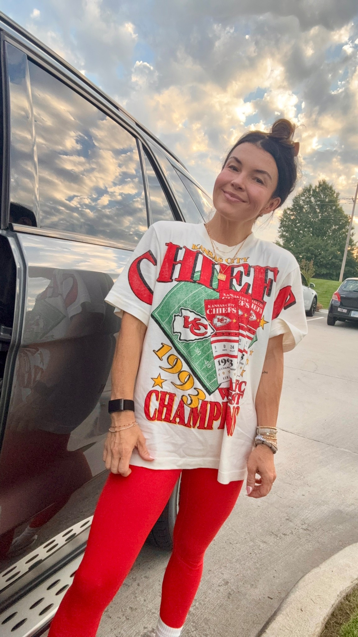 cutie chiefs tee!!!
THE best!
it’s a men’s shirt! wearing an xs.

Chiefs, football, game day, chiefs tee, Abercrombie, a&f, oversized tee, vintage tee

#LTKSaleAlert #LTKFindsUnder50 #LTKStyleTip