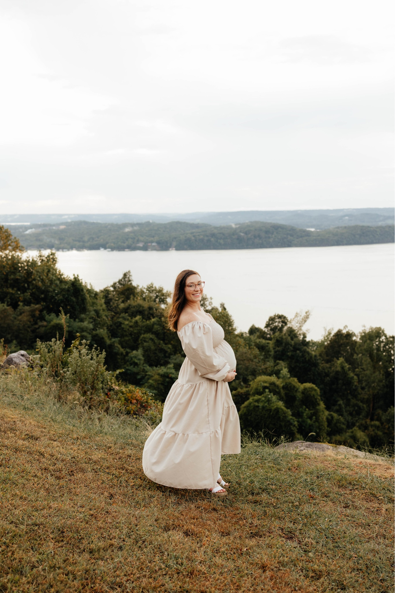 Maternity pics 🥹

#LTKFindsUnder100 #LTKFamily #LTKBaby