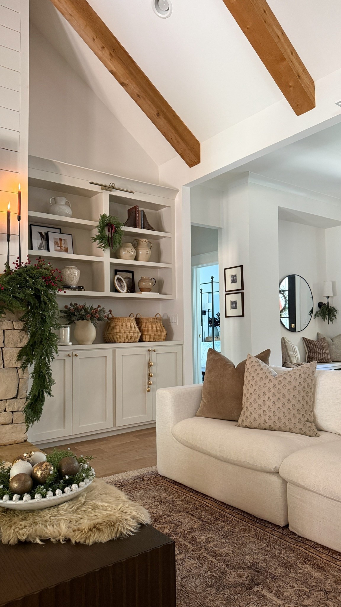 There’s still time to shop our holiday bookshelves! 🤍

#LTKSeasonal #LTKFindsUnder50 #LTKHome