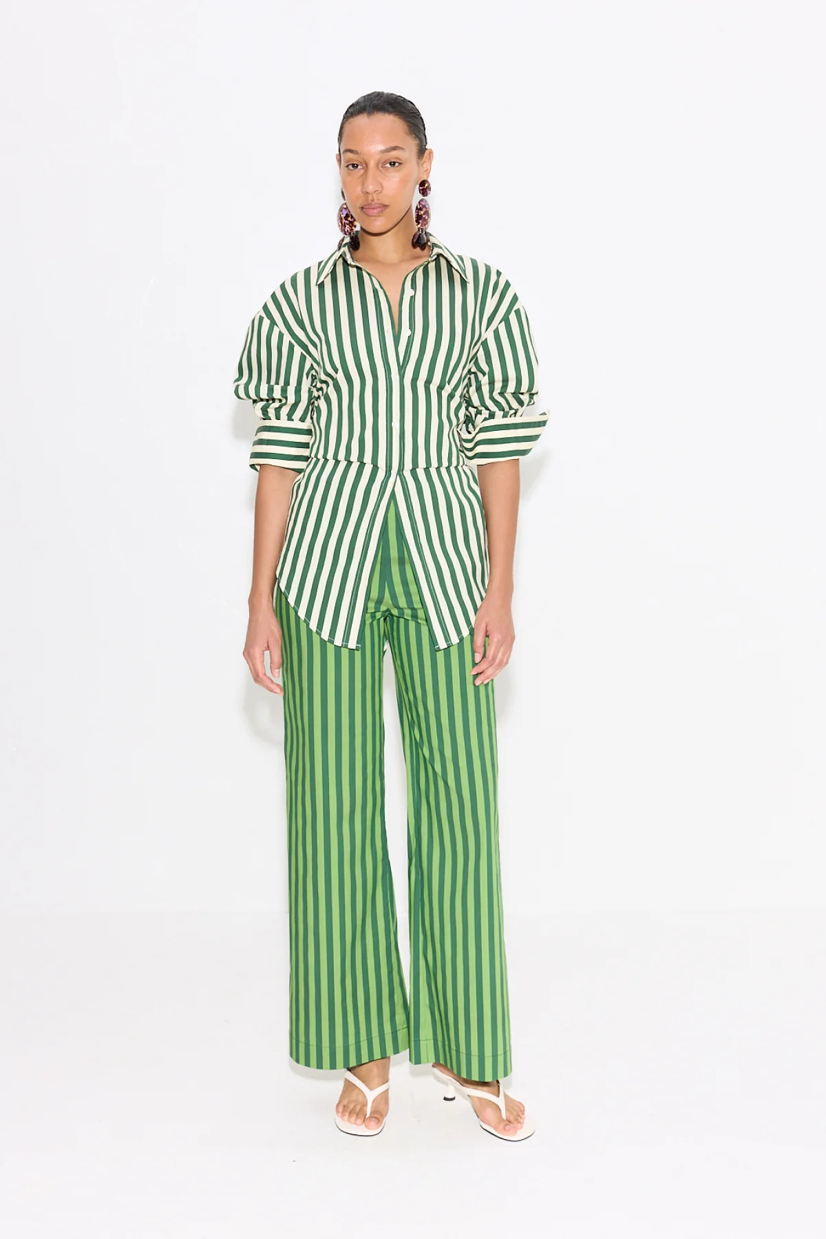 Pia
           Striped Poplin Pant in Gummy Green/Moss | Simon Miller