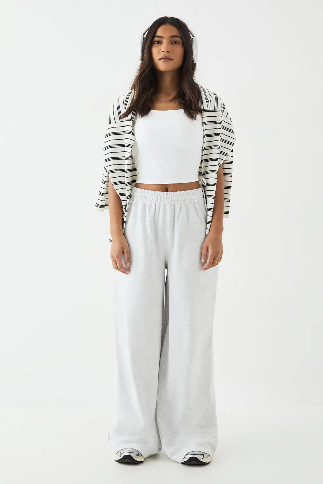 Ash Grey DSGN Studio Piping Detail Mid Rise Wide Leg Jogger | Boohoo | Boohoo.com (UK & IE)