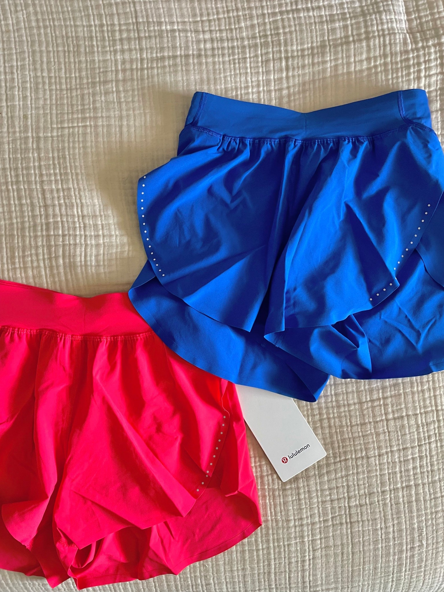 these colors are SO GOOD❤️‍🔥🪼 I’m a size xxs for reference!! 
P. S. Also linking them in “mint breeze” bc they’re still my fav❄️

#LTKActive #LTKU
