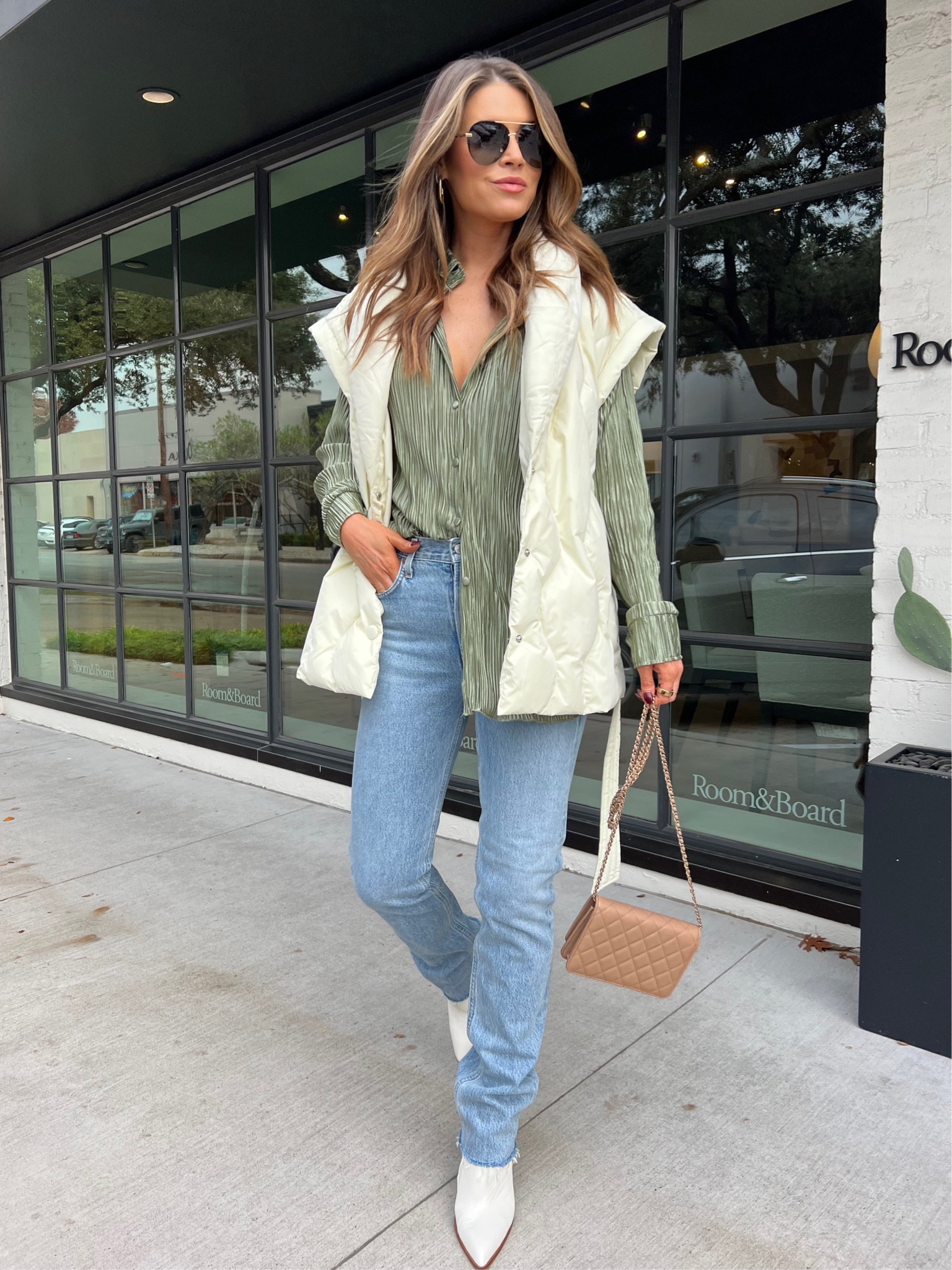 Smalll vest and top, 25 jeans 

Vests, vest outfit 

#LTKSeasonal #LTKstyletip #LTKshoecrush