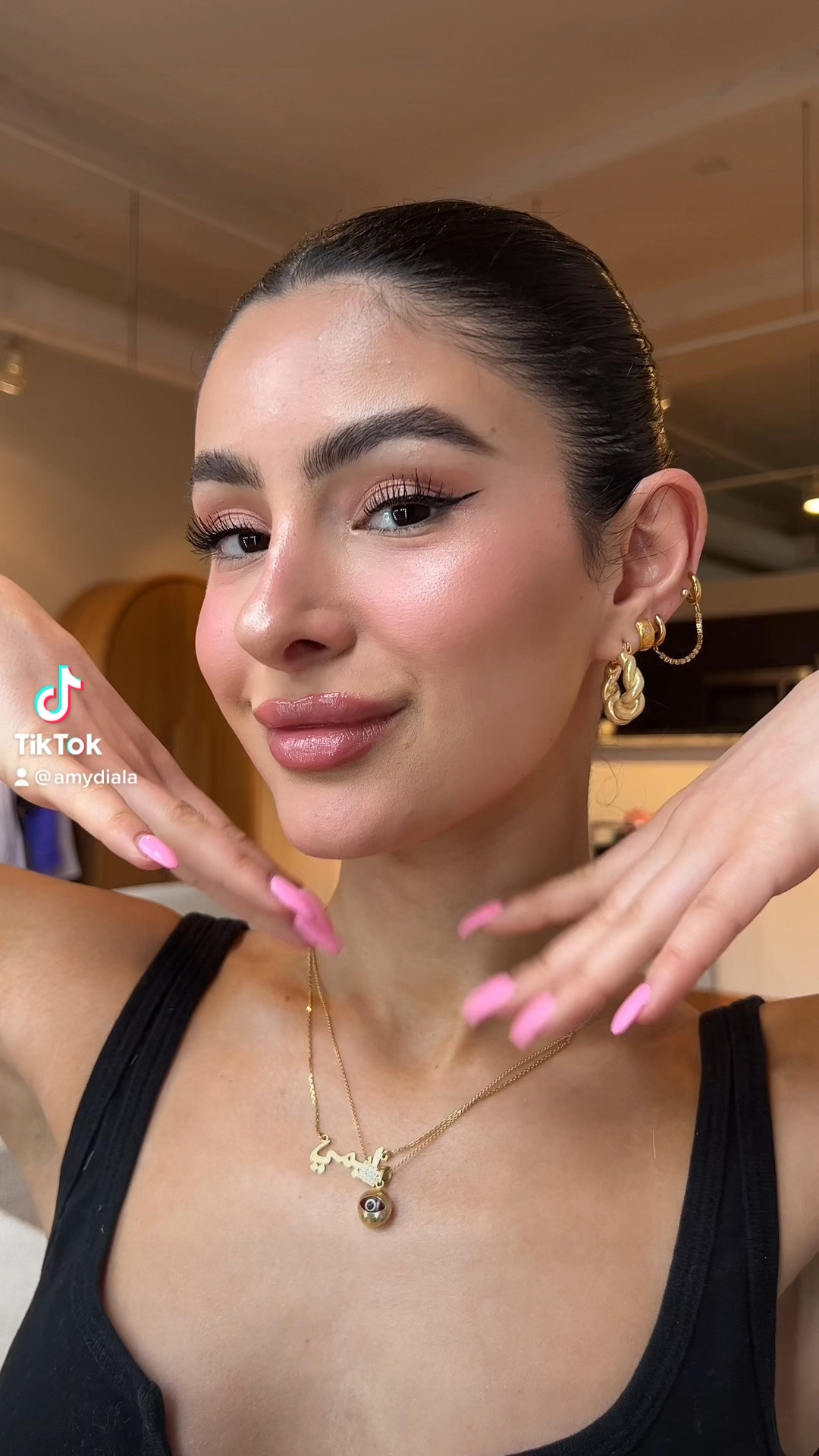 Full face of tarte makeup 💞🧖🏻‍♀️


#LTKunder100 #LTKSeasonal #LTKbeauty