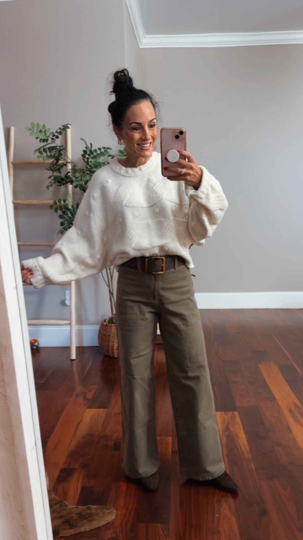 Cozy cream Target sweater with army green straight leg jeans and brown booties


#LTKOver40 #LTKFindsUnder50 #LTKootd
