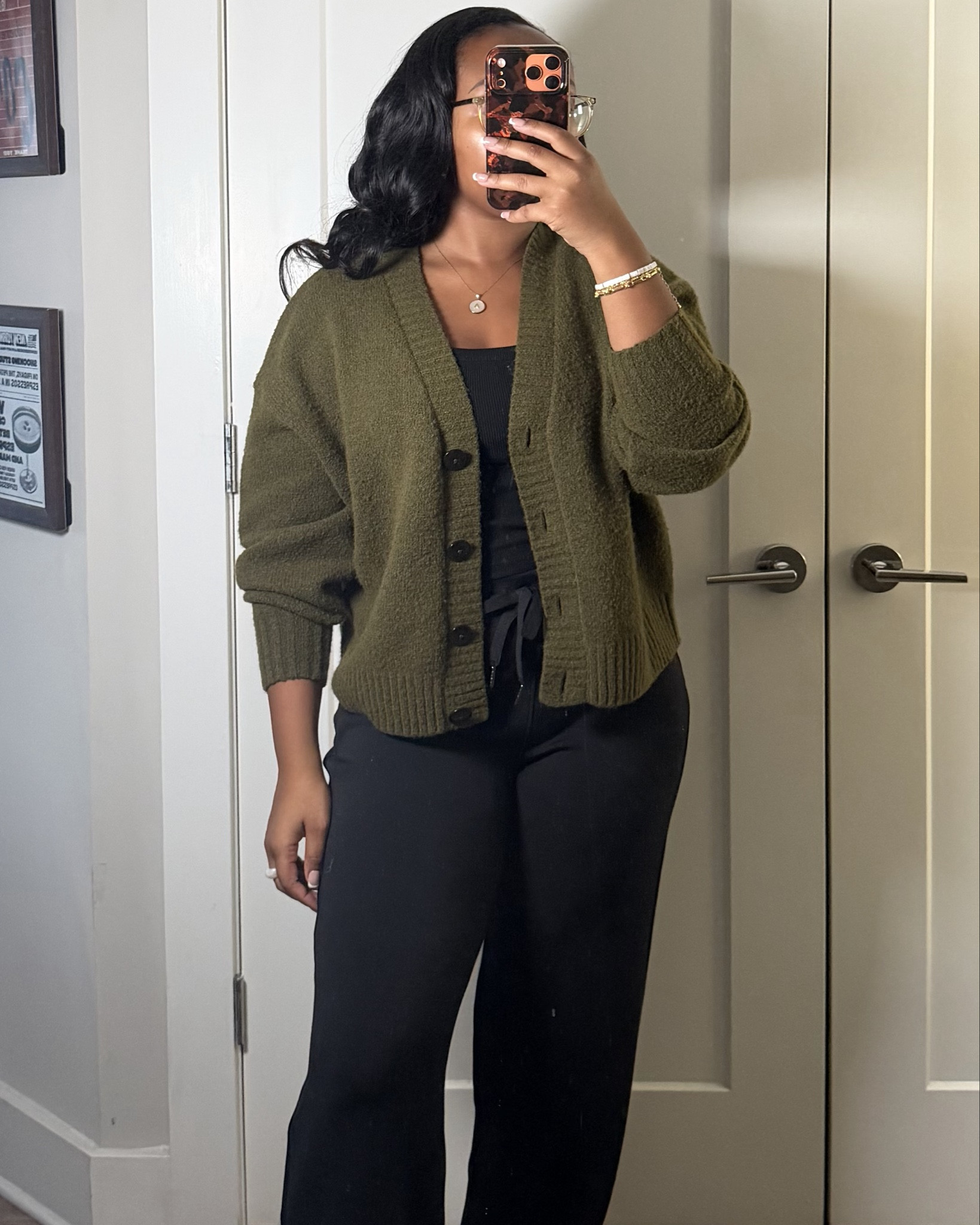 My fav lounge pants launched in straight leg!🖤
Cardigan: Old Navy (can’t find)

Spanx AirEssentials, loungewear, travel, ootd

#LTKTravel #LTKootd