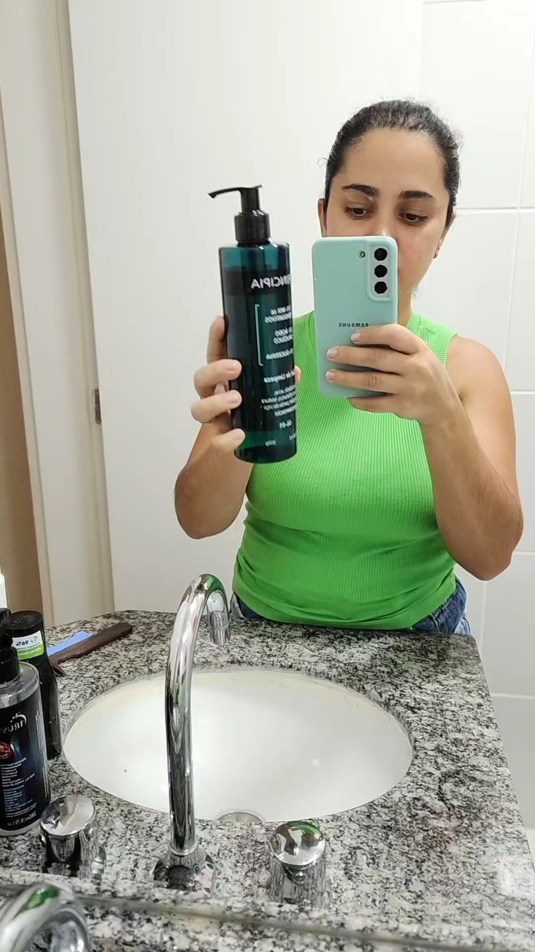 Produto que tenho usado todos os dias de manhã e a noite na rotina diária. Veja suas principais indicações:Controlar a oleosidade » Proporcionar maciez » Melhorar o viço » Remover impurezas Complementares » Diminuir cravos e espinhas » Promover hidratação

#LTKbrasil #LTKbeauty #LTKfamily