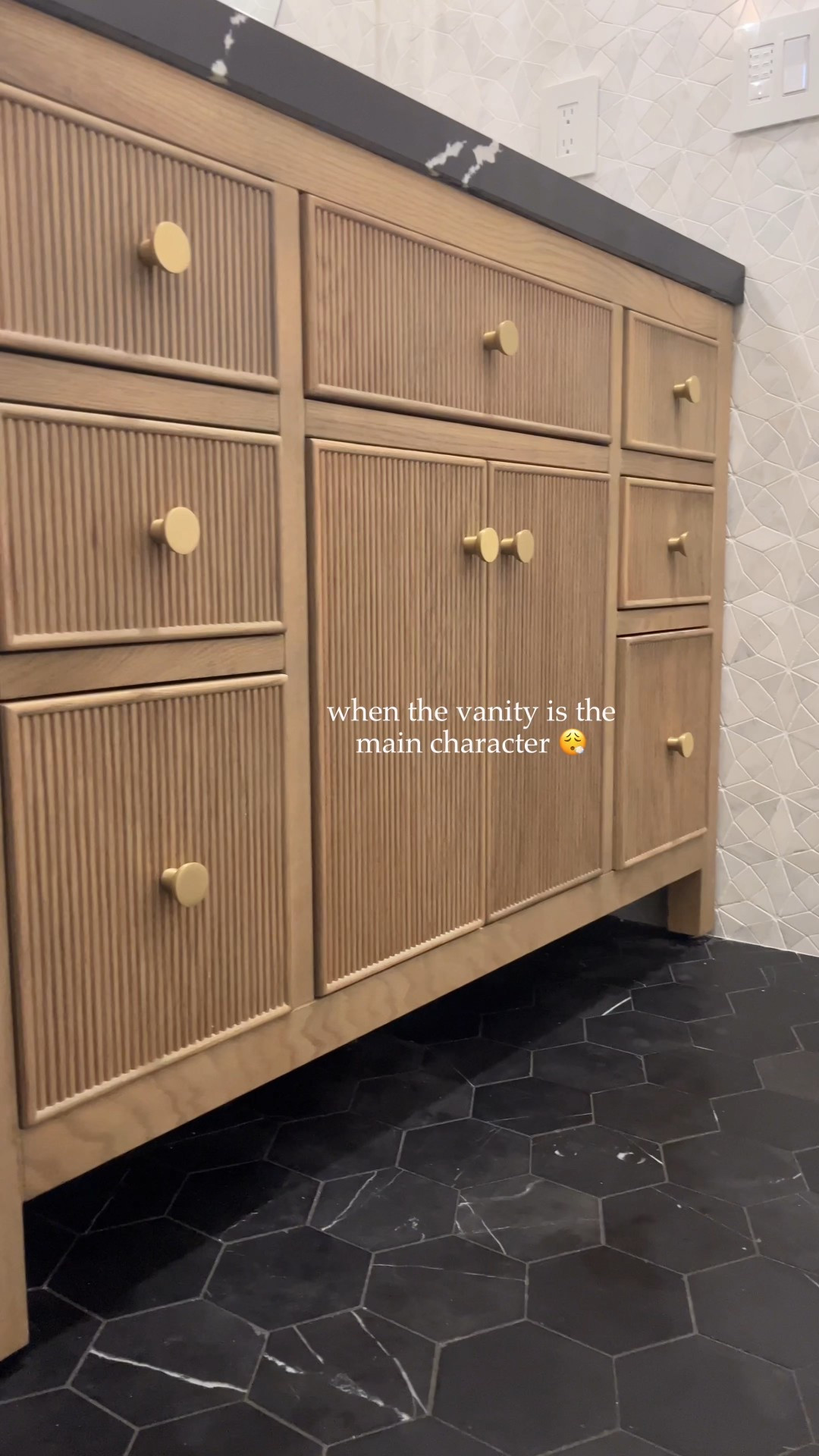when the vanity IS the moment 🤌

Some of my favorite wood vanities are up to 60% off for Wayfair’s Black Friday event with free shipping!



#ad
@wayfair #wayfairpartner #wayfair #paidlinks
#bathroommaterials bathroom design ideas, remodeling ideas, white oak vanities, wood vanity, primary bathroom, how to style white oak and white, interior design, white oak cabinetry

#LTKHome #LTKSaleAlert #LTKCyberWeek