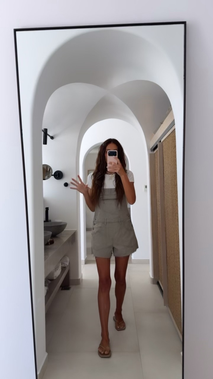 Sarah40 for 40% off romper & Vici sitewide

#LTKSaleAlert #LTKootd #LTKTravel