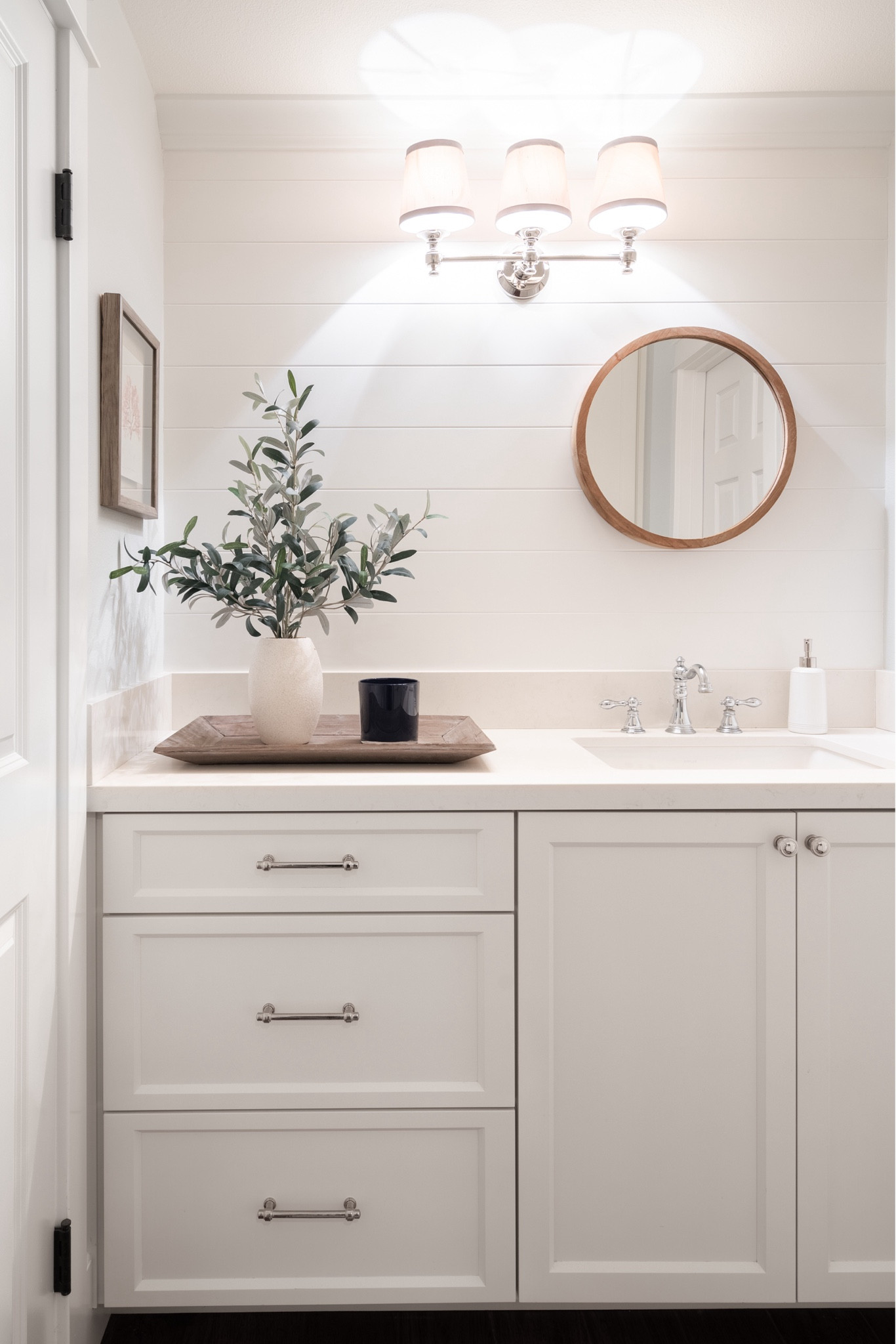 Just because a bathroom doesn’t have natural light, it doesn’t mean it has to be dark. I love a light and airy powder room and adding in wood tones and texture completes it! I’ve linked many options for you to get that powder bath refresh!

#powderbath #bathroom #bath #stylingg

#LTKfindsunder50 #LTKfamily #LTKhome