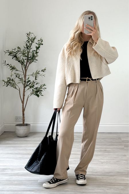 Neutral outfit of the day 🤎 

Bomber jacket, spring style; high street, converse chucks, beige trousers, woven tote bag, casual weekend looks 

#LTKeurope #LTKSeasonal #LTKstyletip