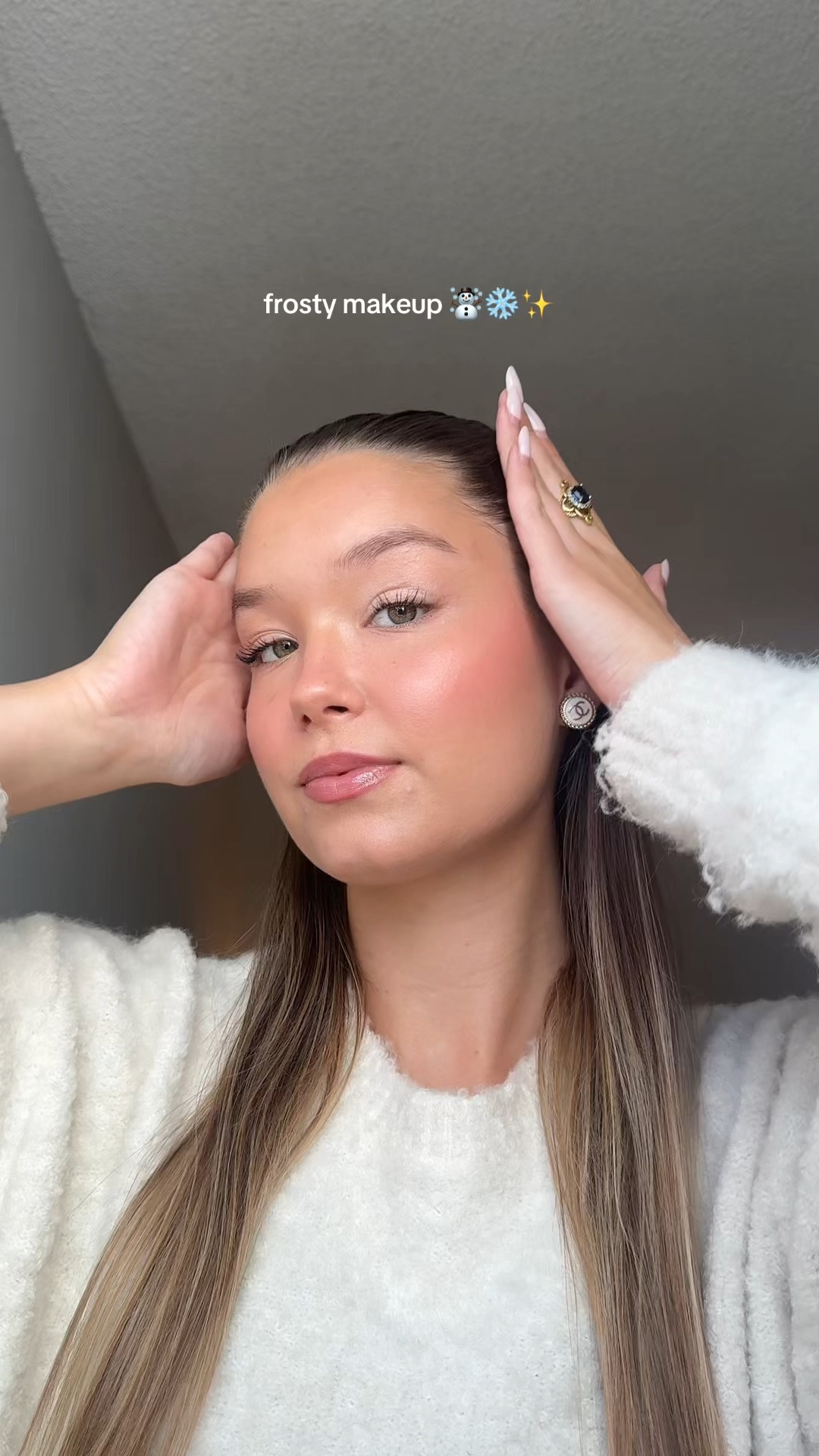 Frosty holiday makeup ❄️☃️✨

#LTKBeauty #LTKHoliday