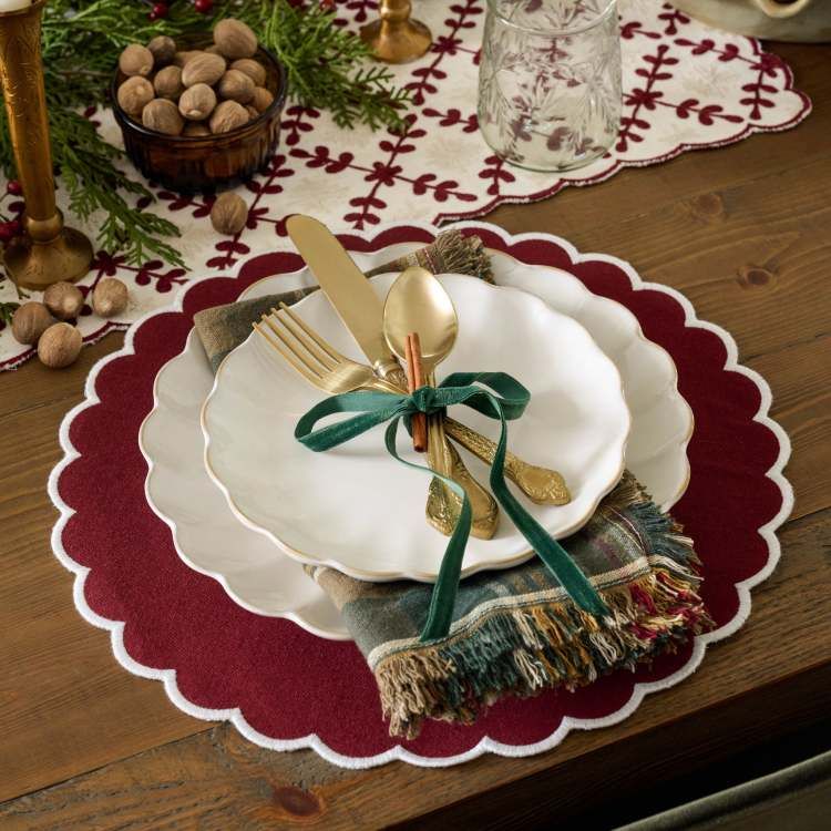 Andorra Scalloped Edge Placemat Set of Four | Magnolia