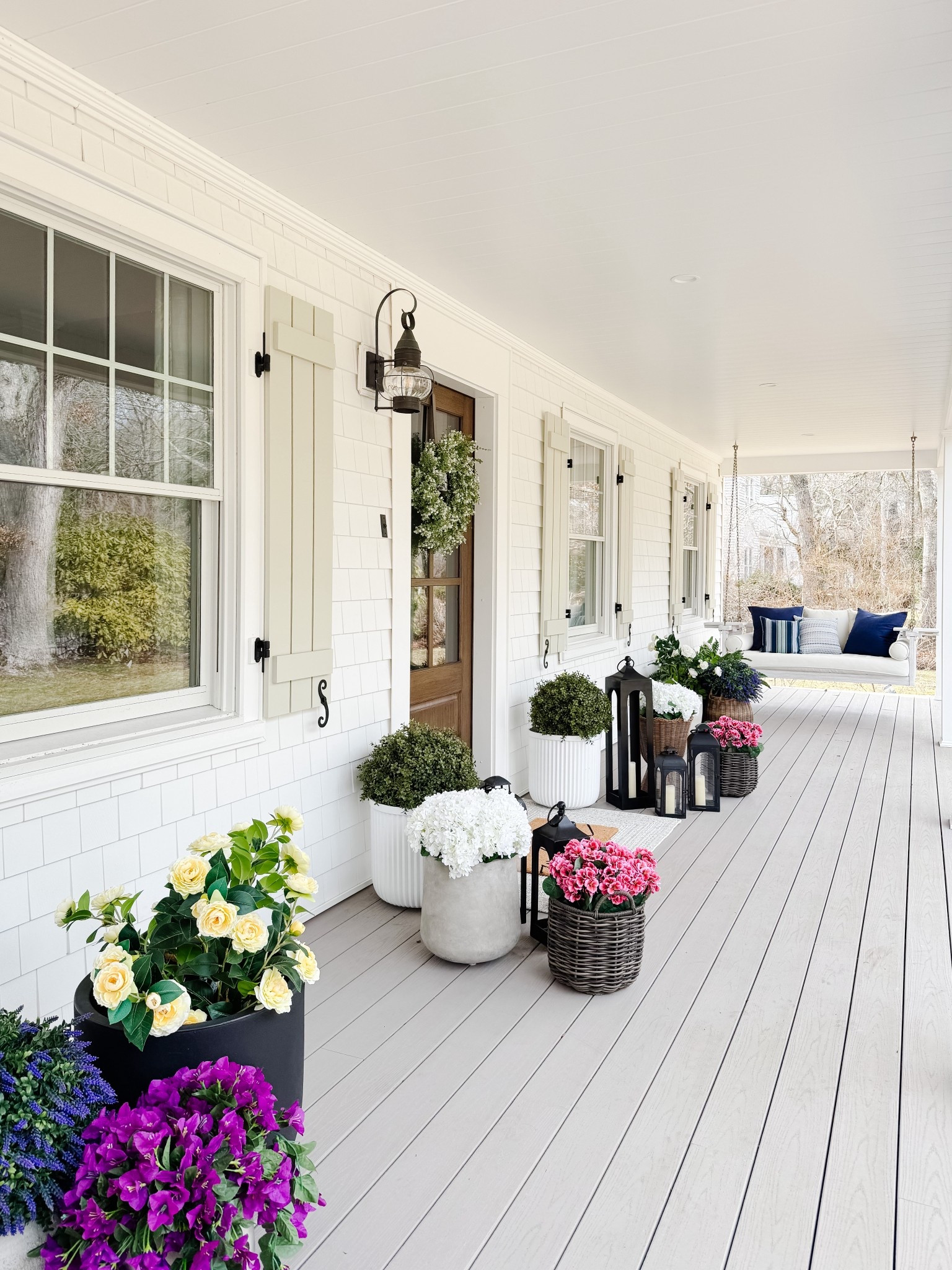 Spring Front Porch

Home  home decor  home favorites  spring front porch  spring home decor  seasonal decor  wreath  planters  area rug  coastal home

#LTKSeasonal #LTKHome