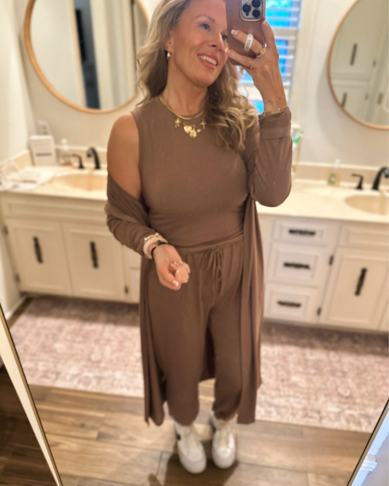 Orlando trip fits! Rounded it all up for you down to the luggage 🫶🏻