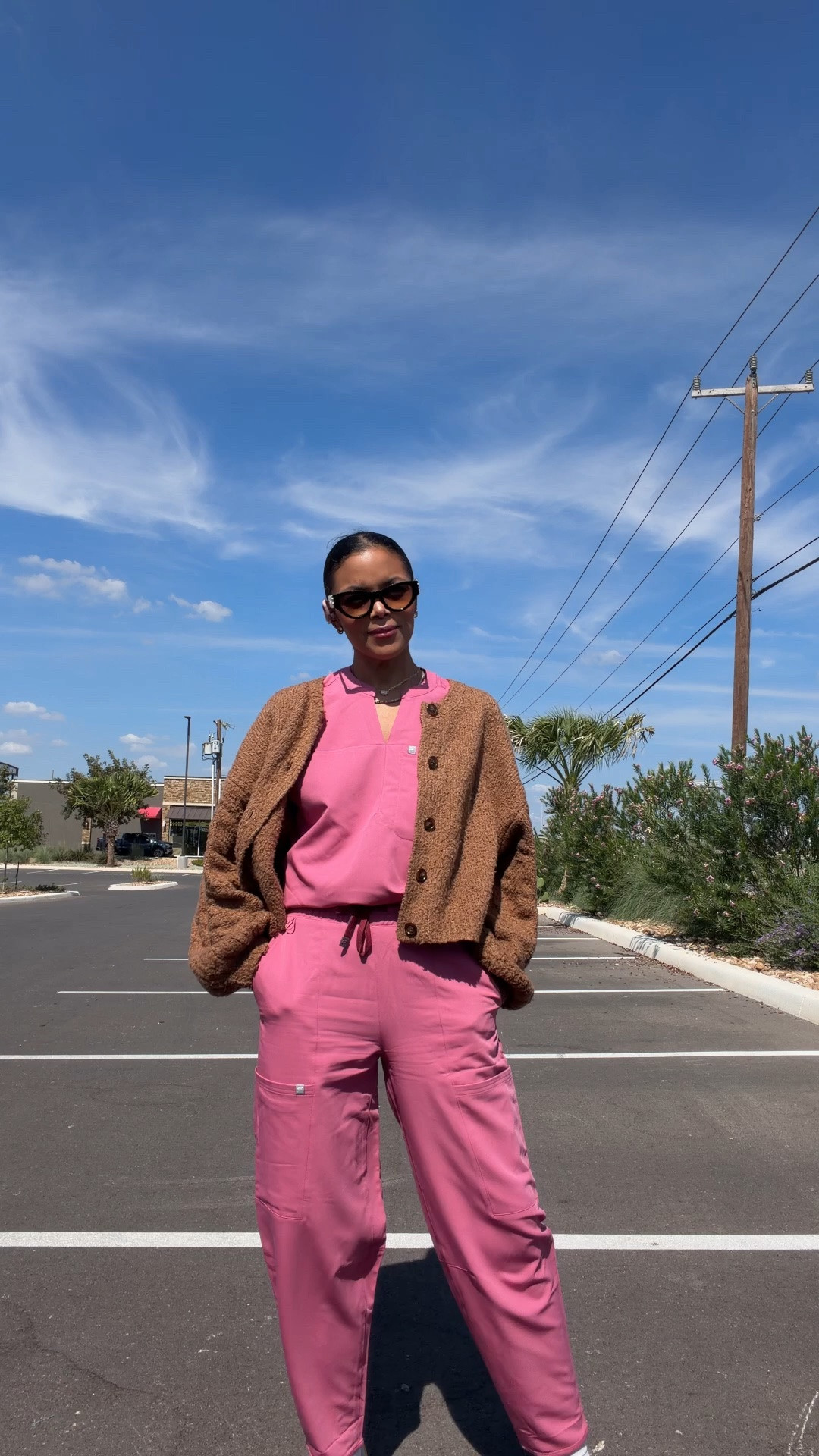 Fabletics barrel scrub set in Cosmic pink. Top is in style evolve. Wearing small! #nurselife #scrublige

#LTKootd #LTKgrwm #LTKdayinmylife