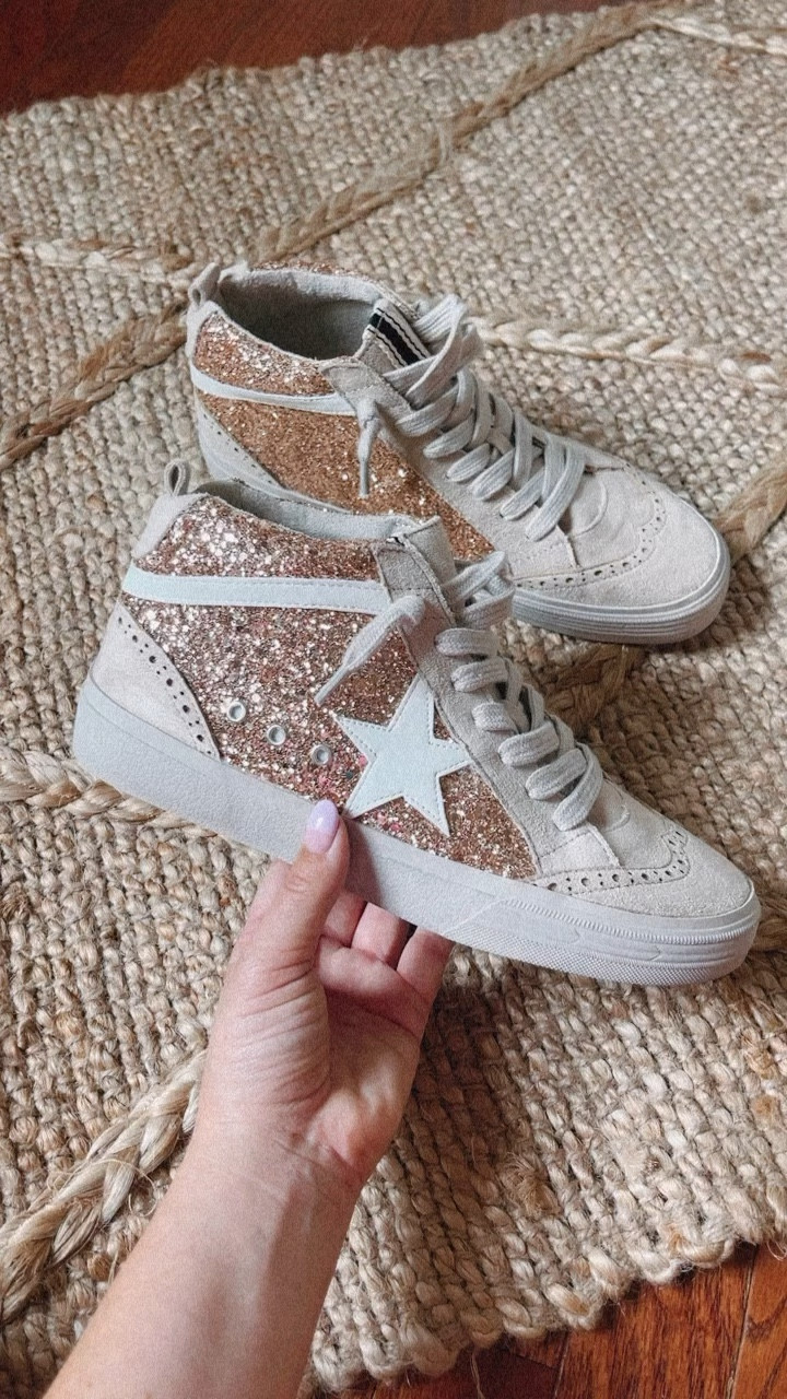 SHUSHOP SNEAKERS ON MAJOR SALE 

#LTKshoecrush #LTKSeasonal #LTKsalealert