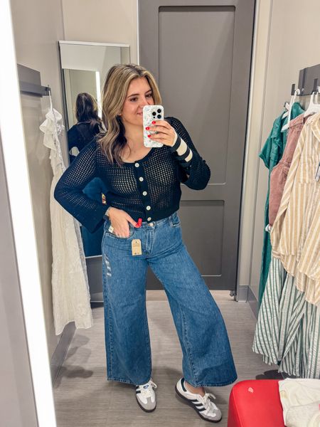 Trendy mom outfits from Target! @targetstyle try on: 
Jeans on sale! Fit tts. In a 29/8.

Sneakers runs slightly large. Size down 1/2 if in between. #targetstyle  

#LTKsalealert #LTKfindsunder50 #LTKmidsize