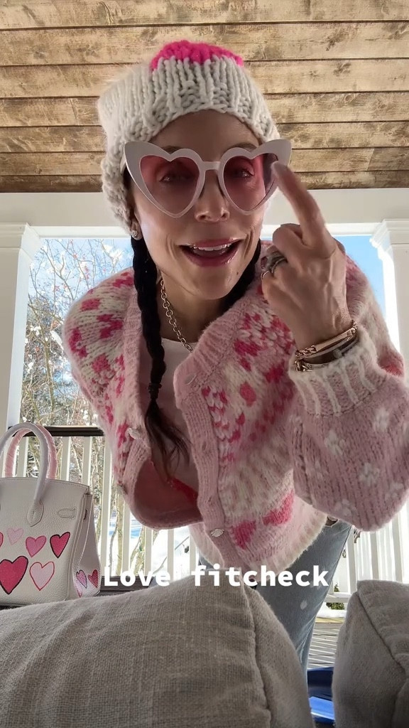 Valentine’s Day fit check 💗

#LTKSeasonal #LTKfindsunder100 #LTKstyletip