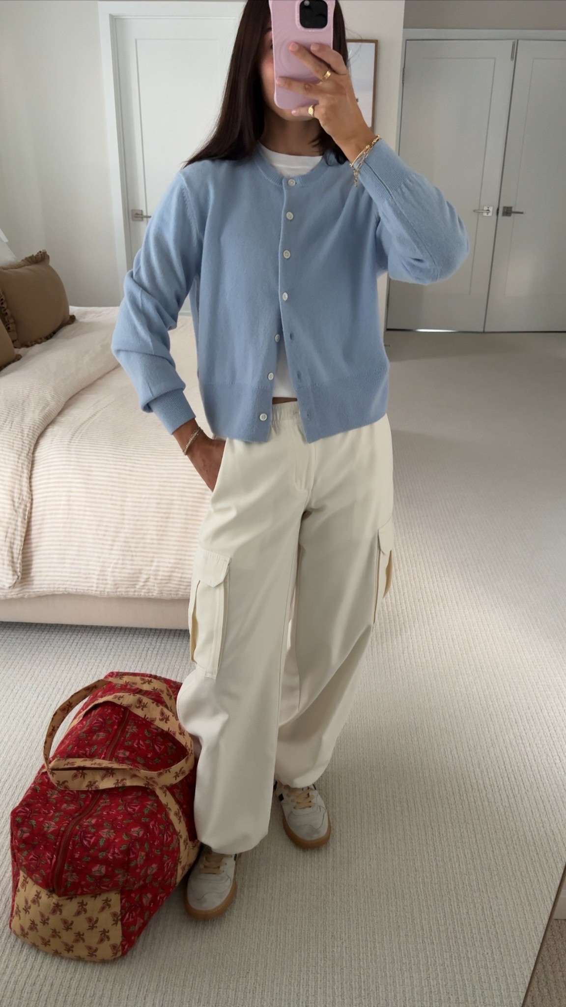 travel outfit! wearing size XS in sweater & pants!