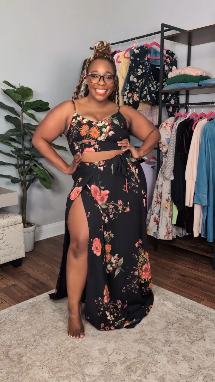 This is not a drill, y'all! They restocked this two piece dress, added a new print, AND added a new size! It's a resort wear miracle 🙌🏾

