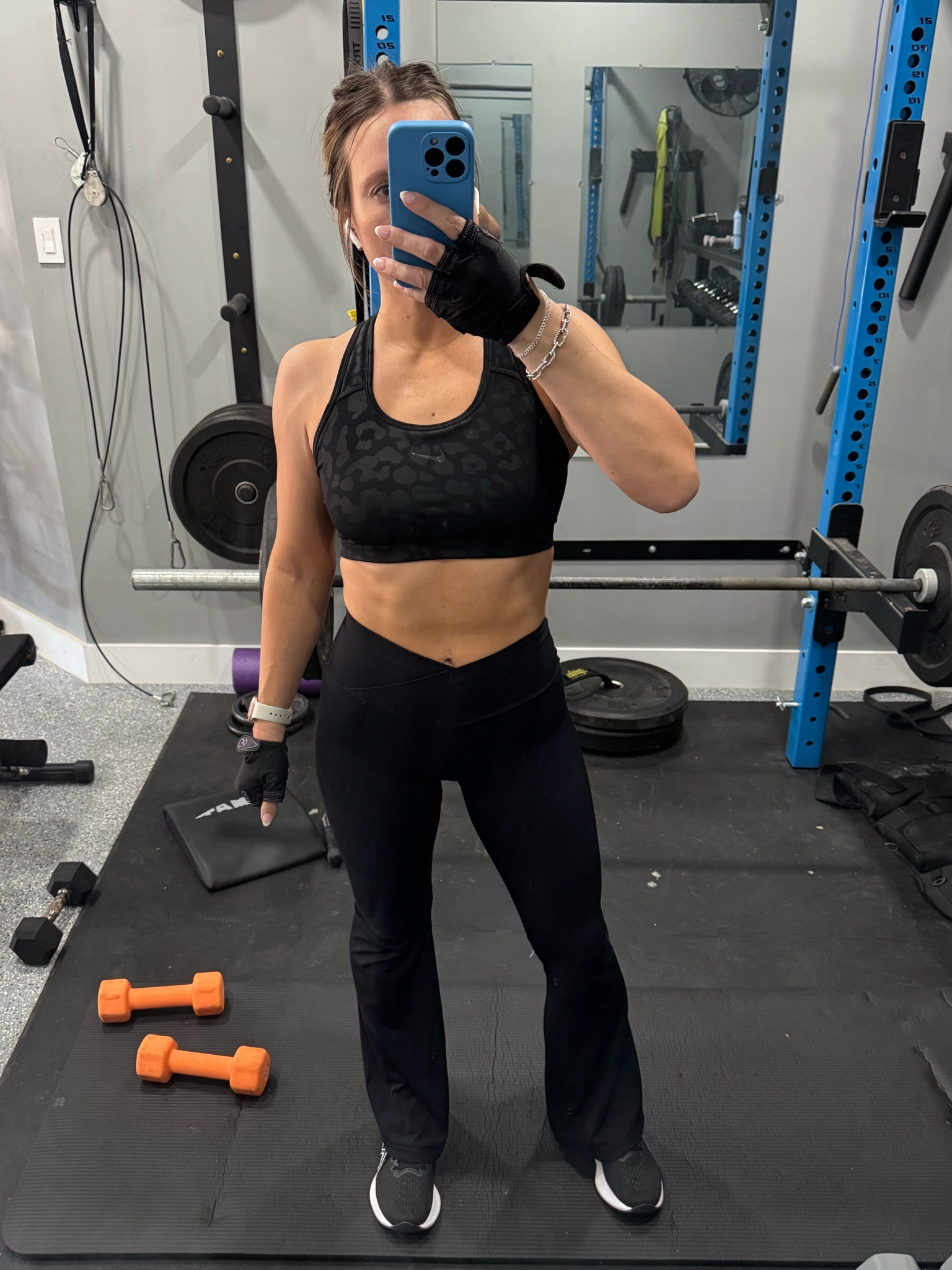These flare leggings feel like nothing on! Love the criss cross high waist 🙌🏻

Amazon leggings, flare leggings, yoga pants, workout clothes, fitness clothes

#LTKFitness #LTKActive #LTKFindsUnder50