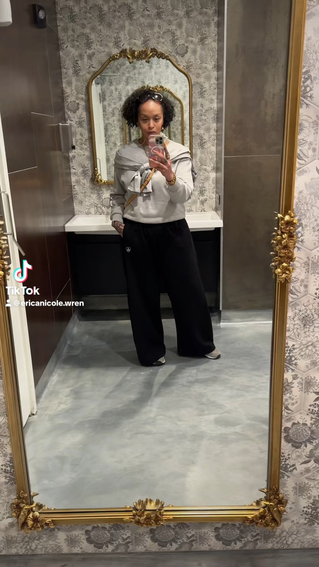 Neutral layers, relaxed silhouettes, and small details that do all the work.
This is how I elevate a casual look without trying too hard.

🌟Sweatshirt- sz. Med (Target KBB line)
🌟sweatpants- sz. Large (Amazon, Aelferic Eden)
🌟sneakers- NB 574 core

#LTKmomlife #LTKSaleAlert #LTKootd