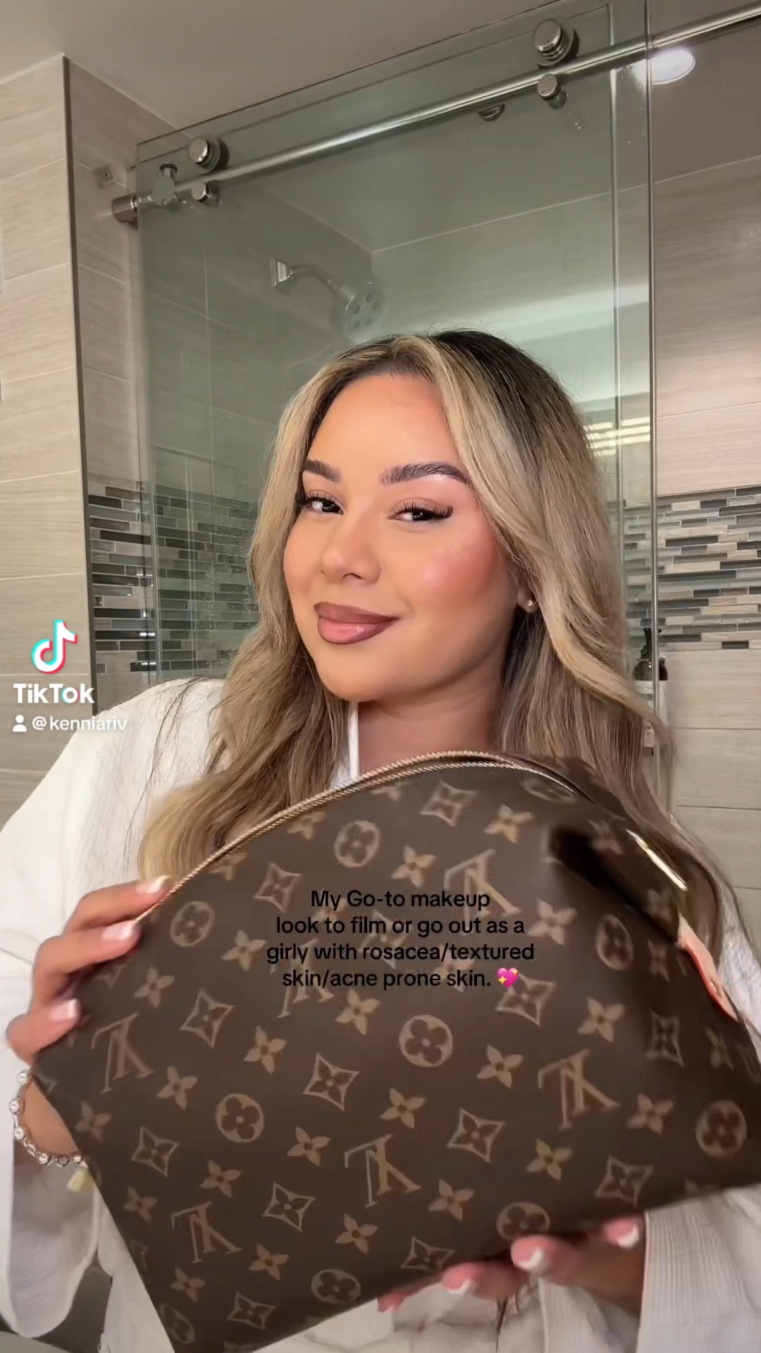 A highly requested video💋 Here’s what I use when I need to film or go out as a girly with rosacea/textured skin/acne prone skin. 💖 


#makeup #makeuproutine #rosaceamakeup #softglammakeup #makeuptutorial #beautytok #fyp #dibsbeauty #yslbeauty #lys #charlottetilbury #esteelauder #anastasiabeverlyhills #maccosmetics #toofaced #rimmellondon 

#LTKFindsUnder100 #LTKBeauty