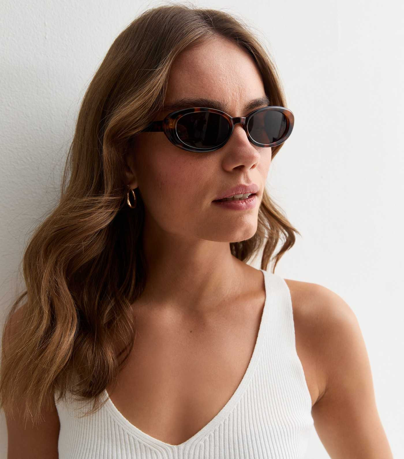 Dark Brown Tortoiseshell Effect Oval Sunglasses | New Look | New Look (UK)