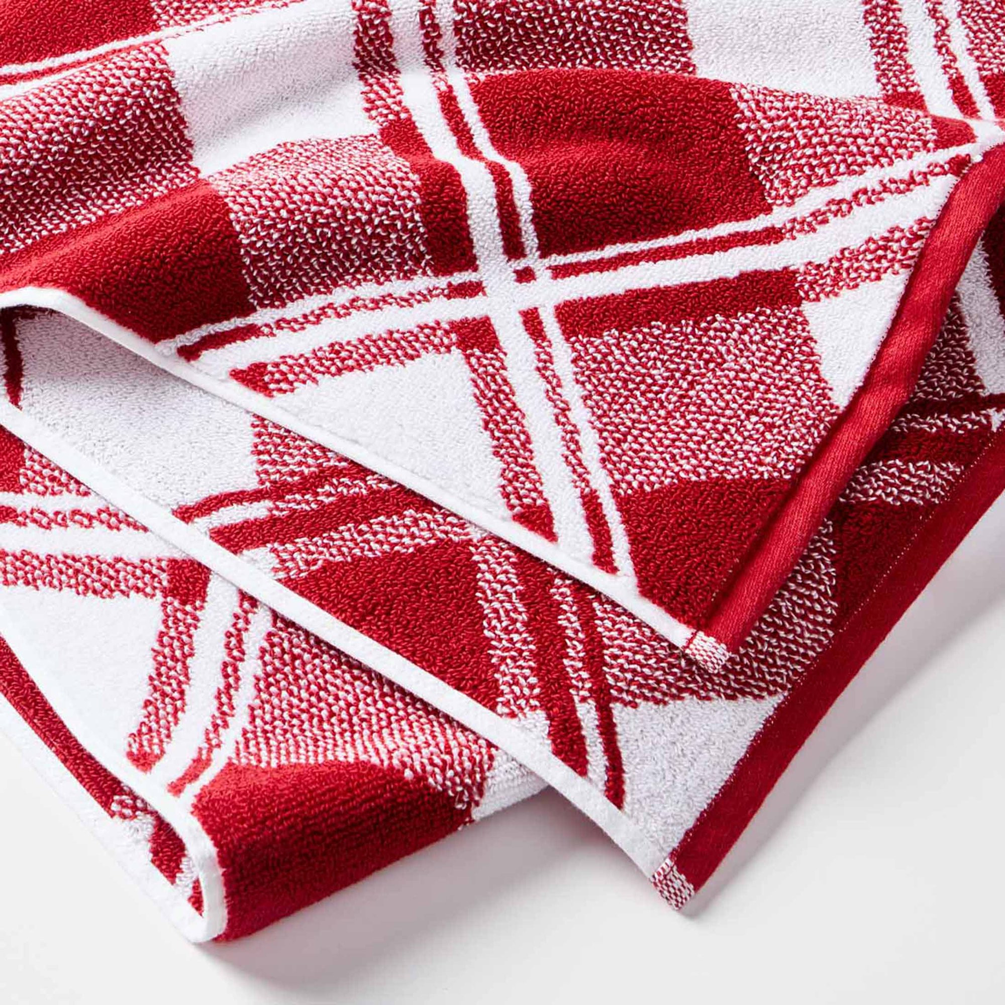 Better Homes & Gardens Holiday 2PK Bath Towel Set, Red Christmas Plaid | Walmart (US)