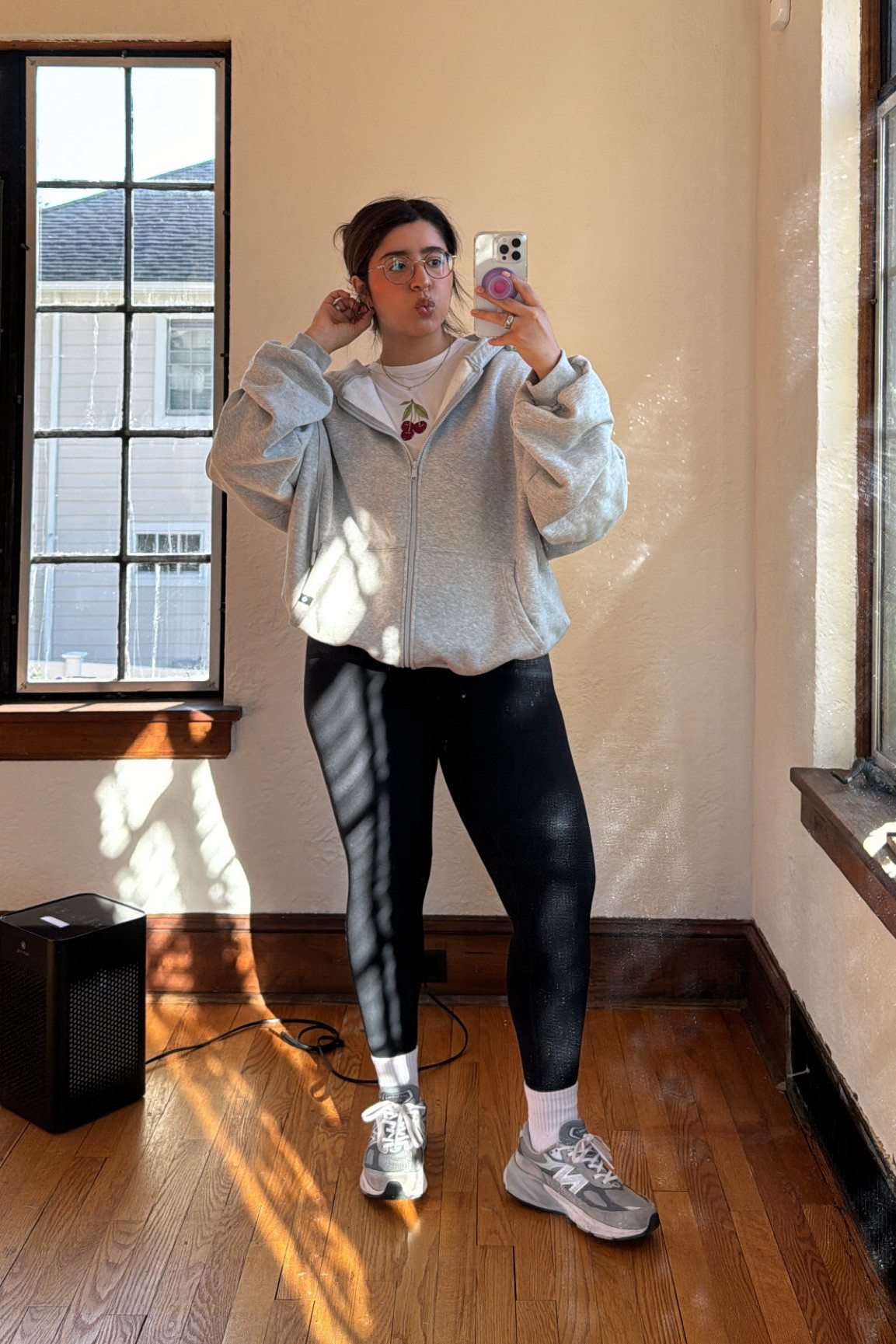 Hoodie - L/XL
Leggings - medium 
Shirt - medium 

#LTKTravel #LTKFindsUnder50 #LTKMidsize