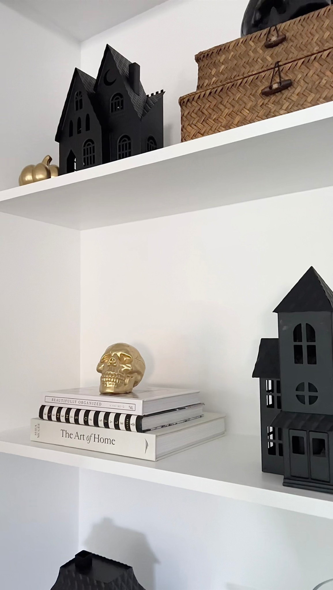 Halloween bookcase styling 💀 

#LTKHome #LTKSeasonal