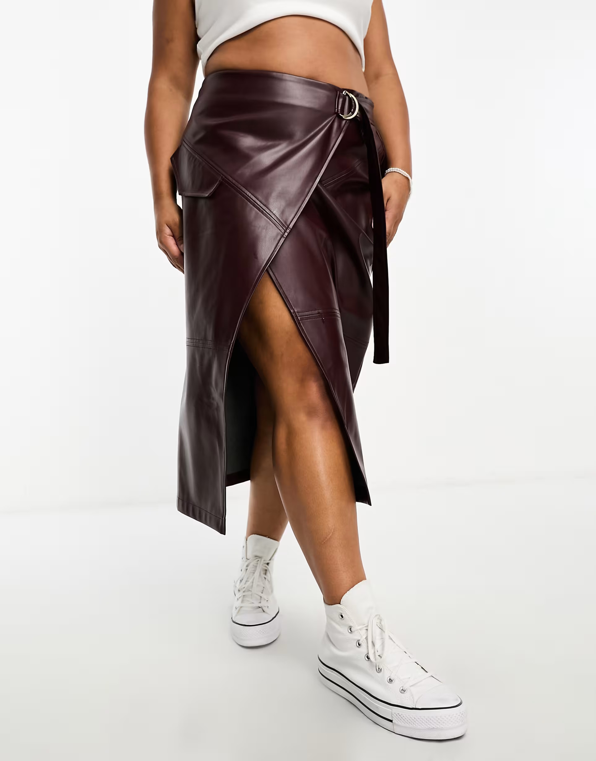 ASOS DESIGN Curve - Midi utility rok van imitatieleer met overslag in bordeauxrood | ASOS (Global)