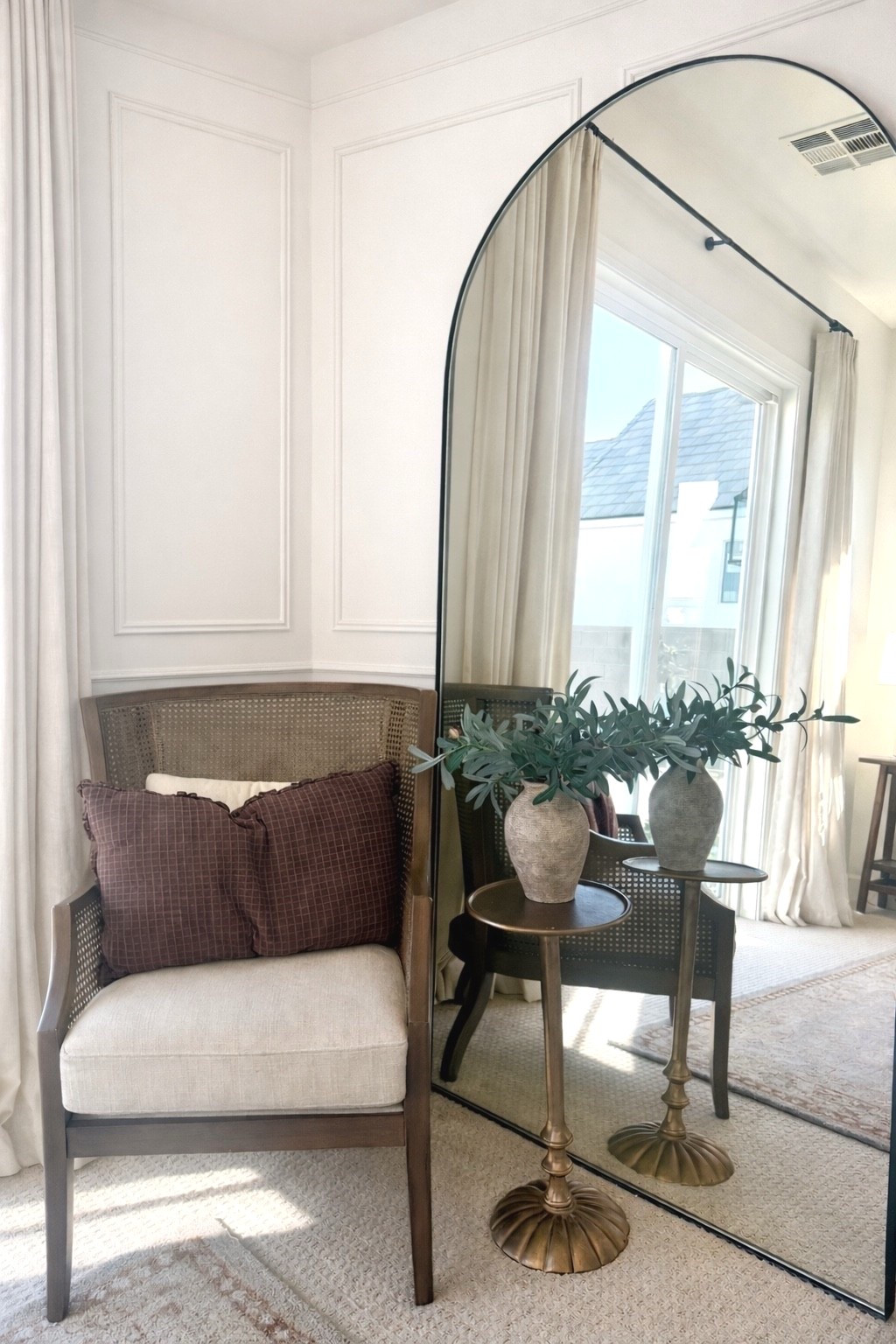 Give me a rainy day, good book, a cozy little reading corner, and a Diet Coke and I’m set 🤌🏻

#LTKHome