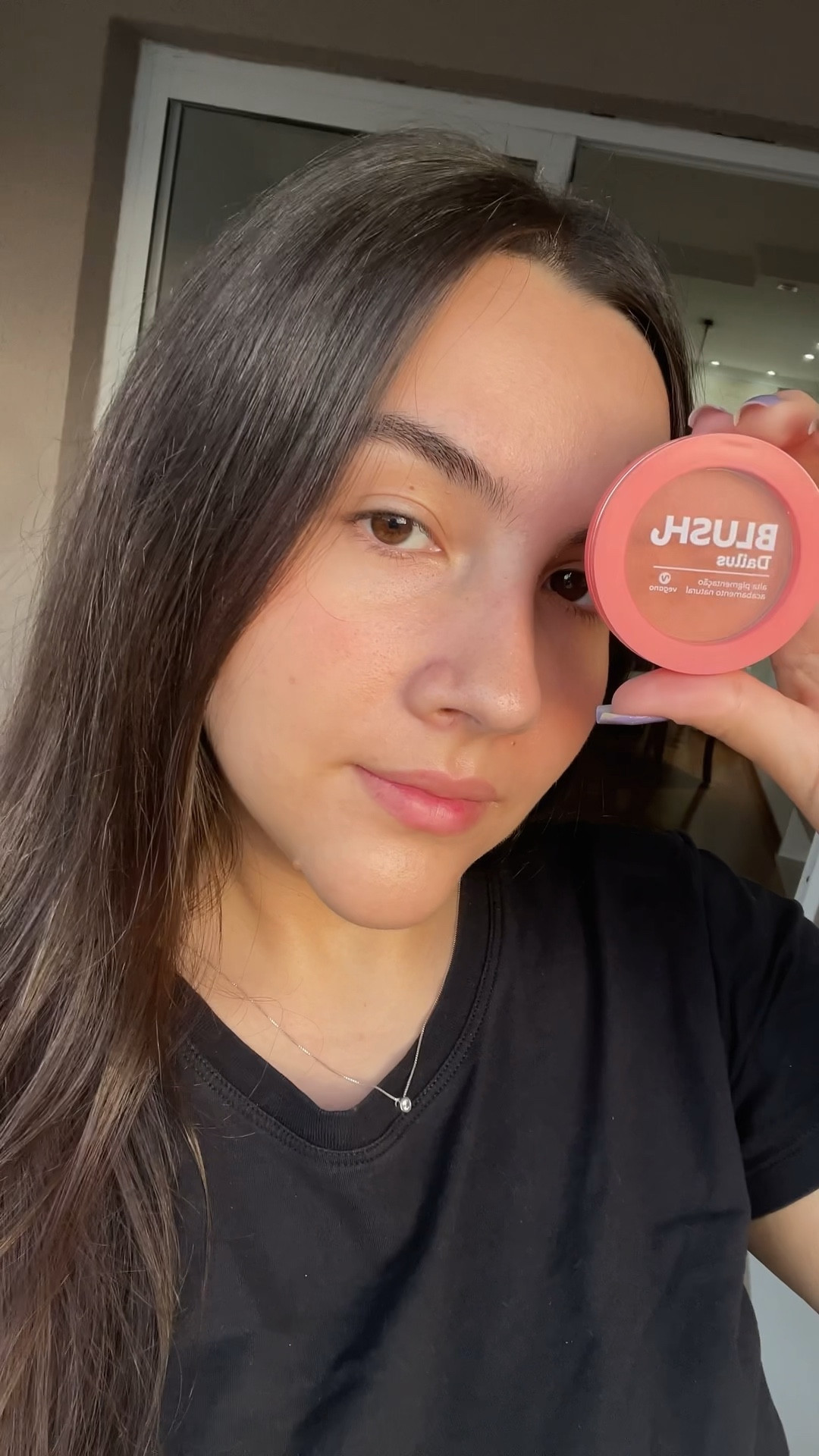 Blush Dailus (cor tô bege) 
Esse blush apresenta acabamento natural, longa duração e é muuito pigmentado 💖


#LTKU #LTKbeauty #LTKFind